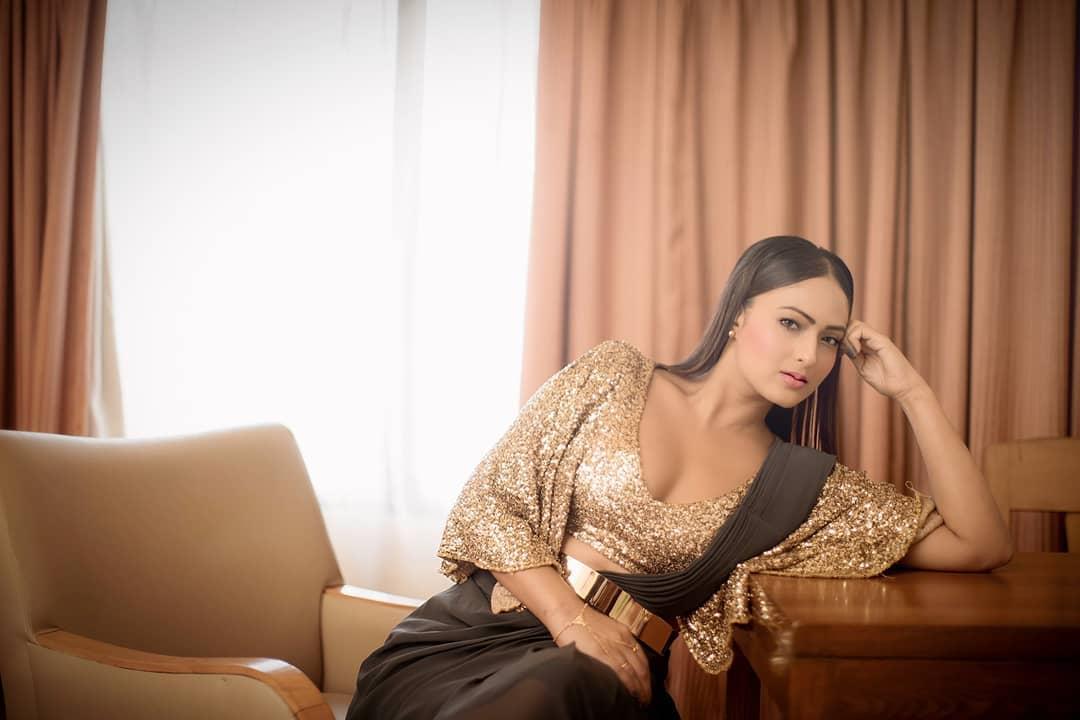 Nikesha Patel Actress hd photo