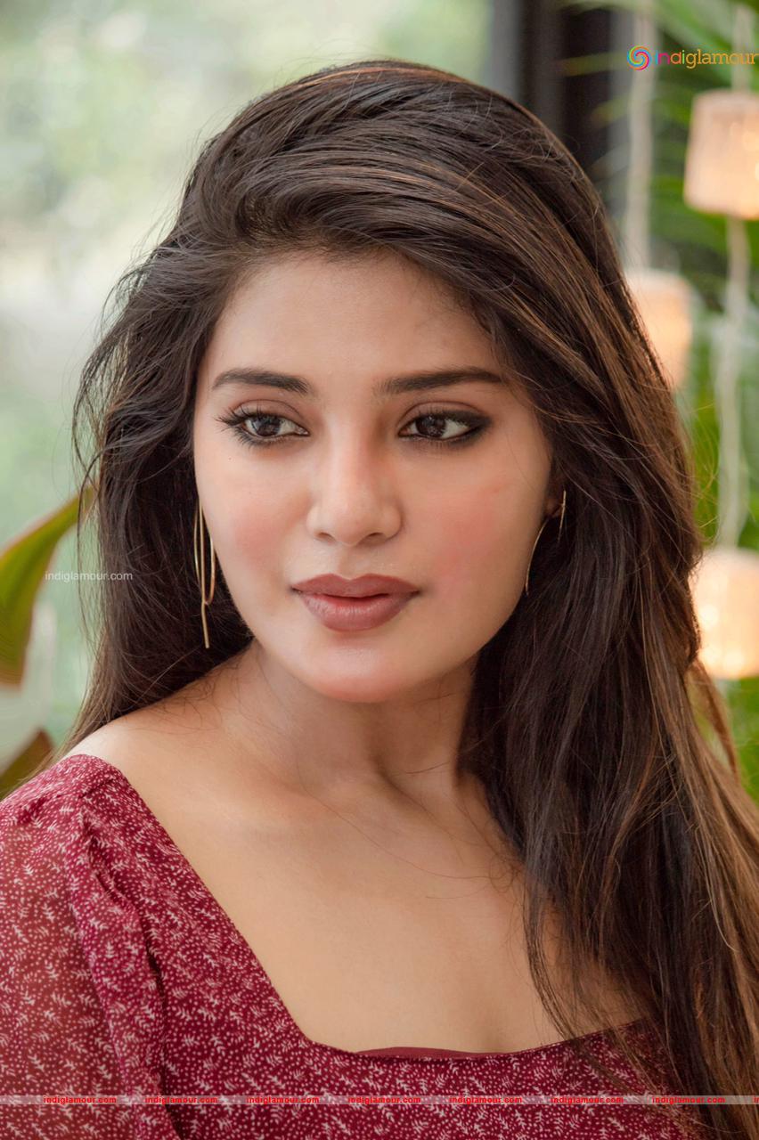 Aathmika Actress hd photo