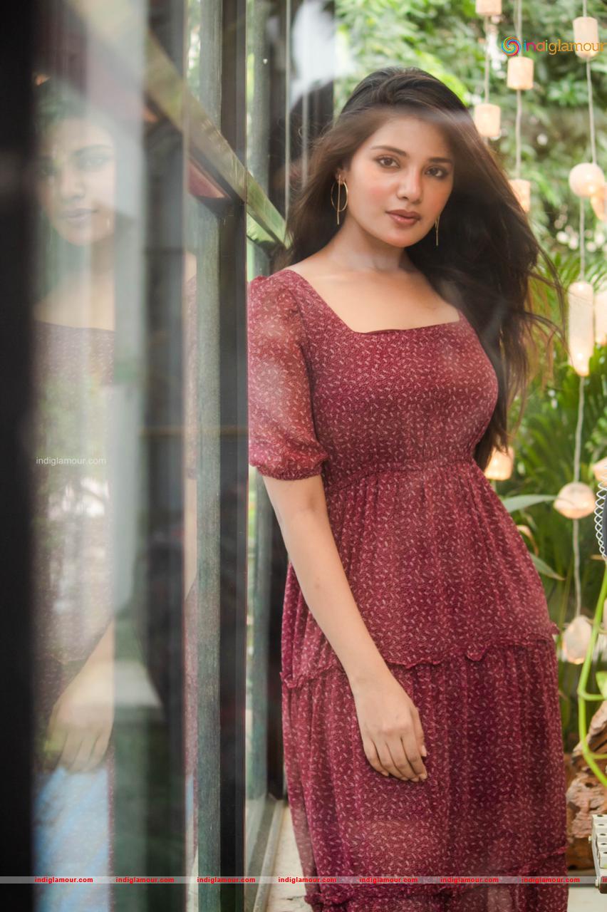 Aathmika Actress hd photo