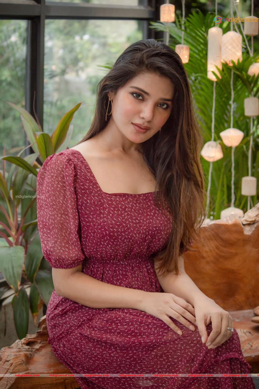 Aathmika Actress hd photo