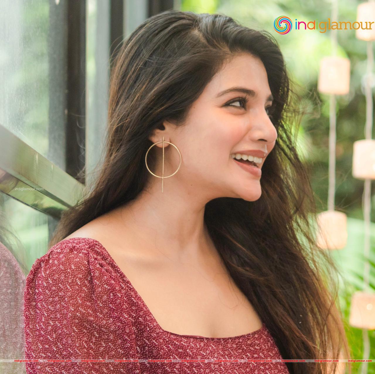 Aathmika Actress hd photo