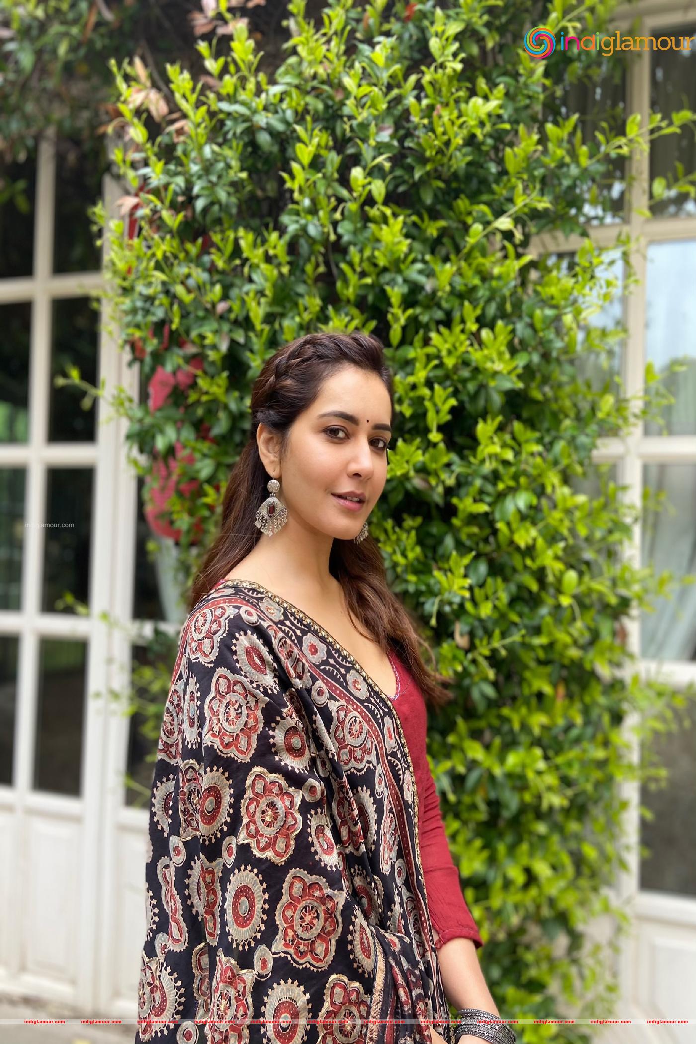 Raashi Khanna Actress hd photo