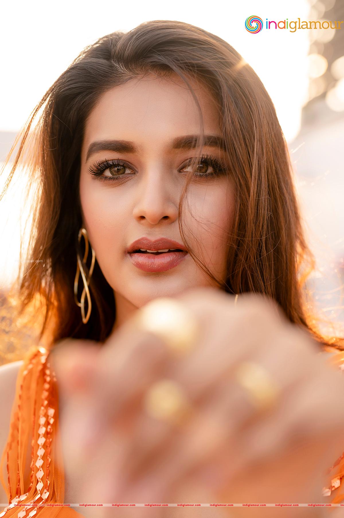 Nidhi Agerwal Actress hd photo