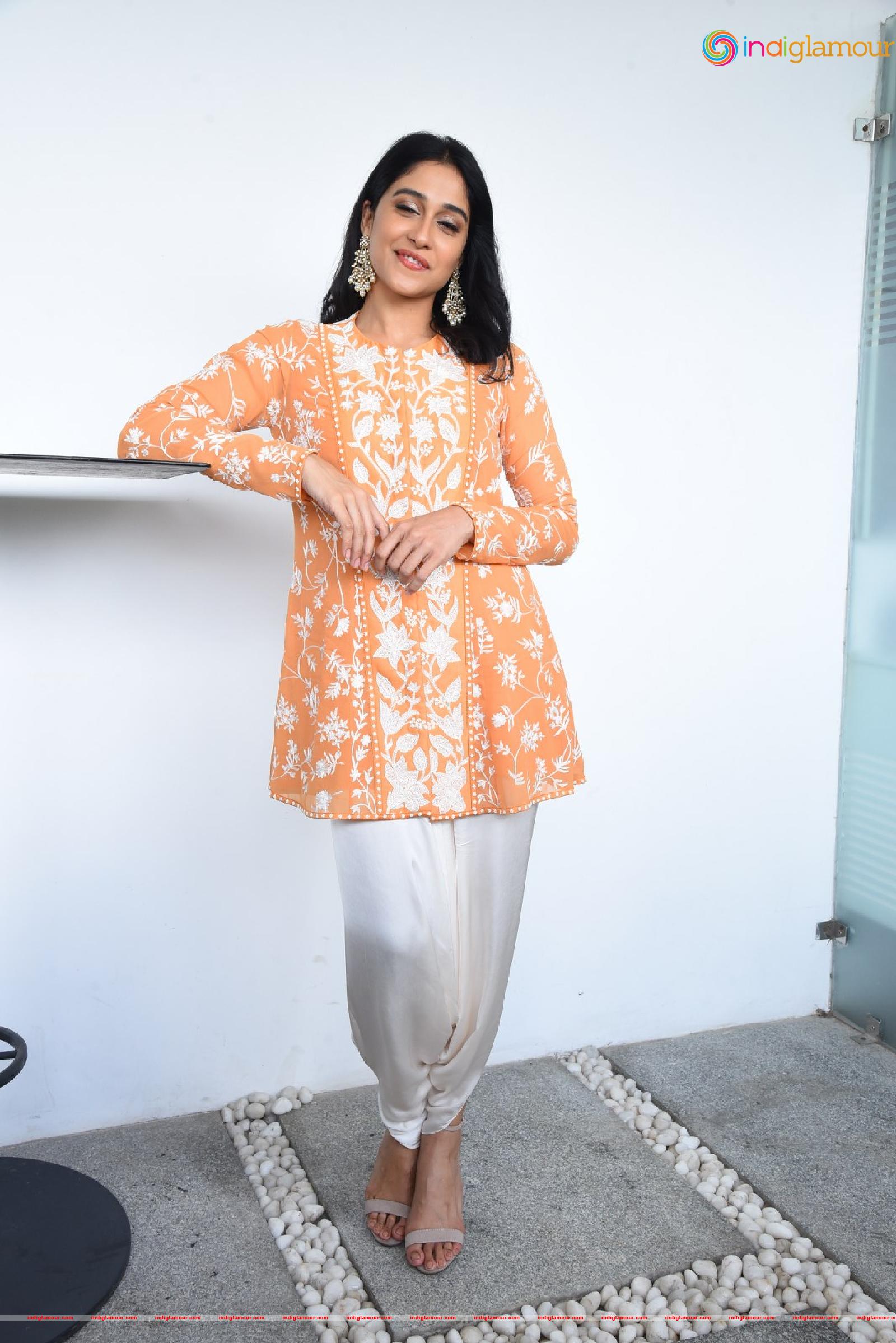 Regina Cassandra Actress hd photo
