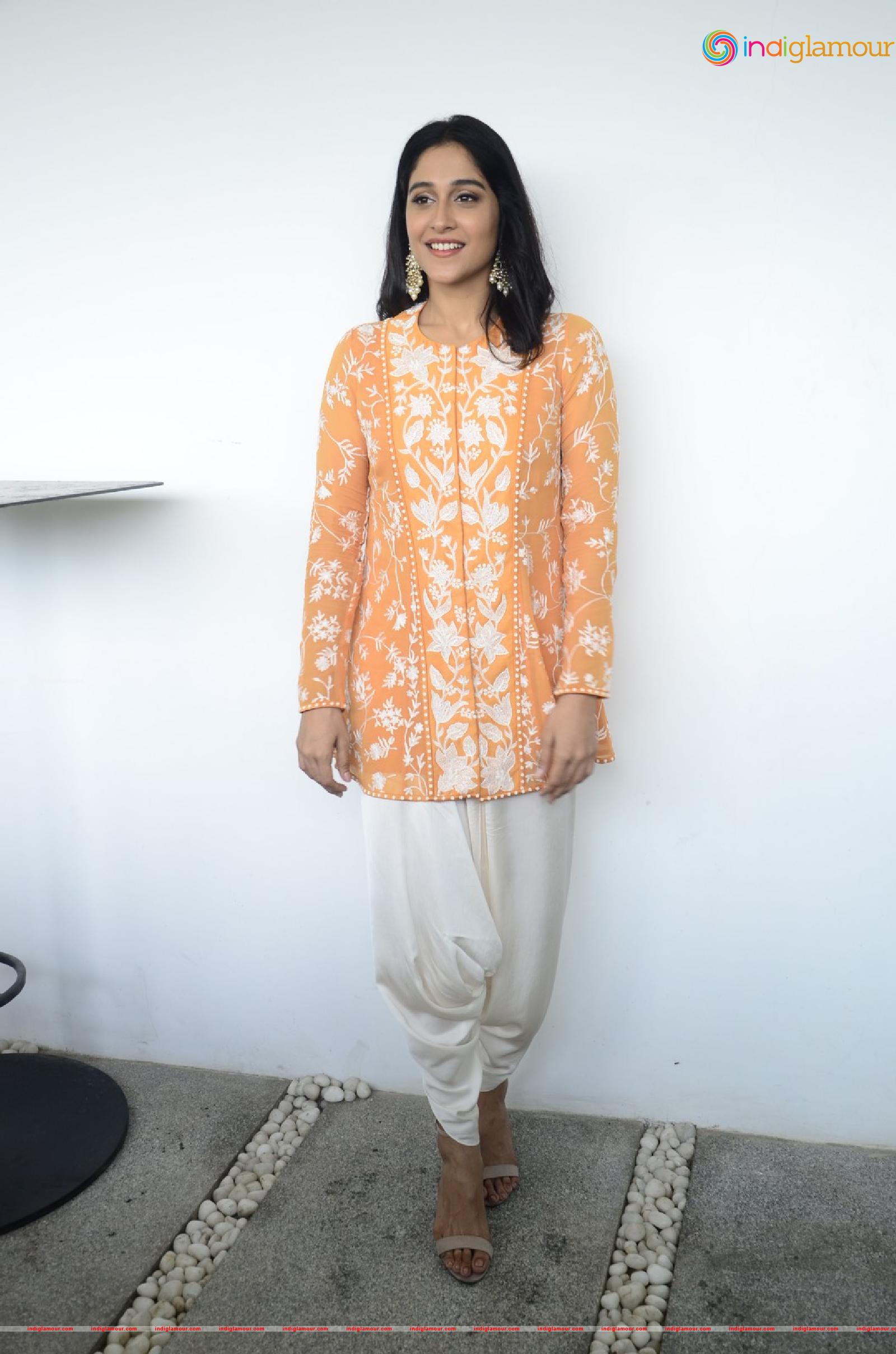 Regina Cassandra Actress hd photo