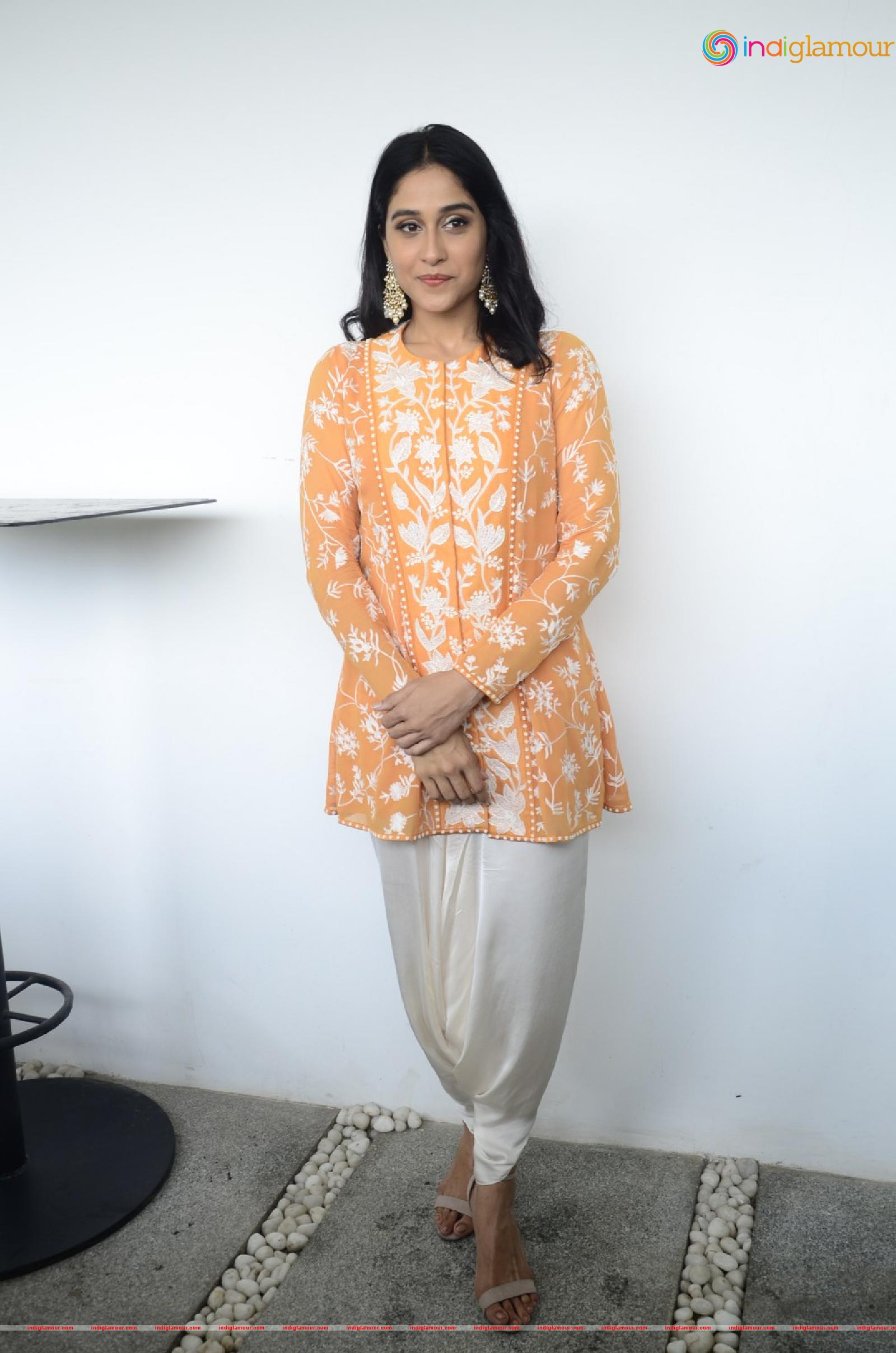 Regina Cassandra Actress hd photo