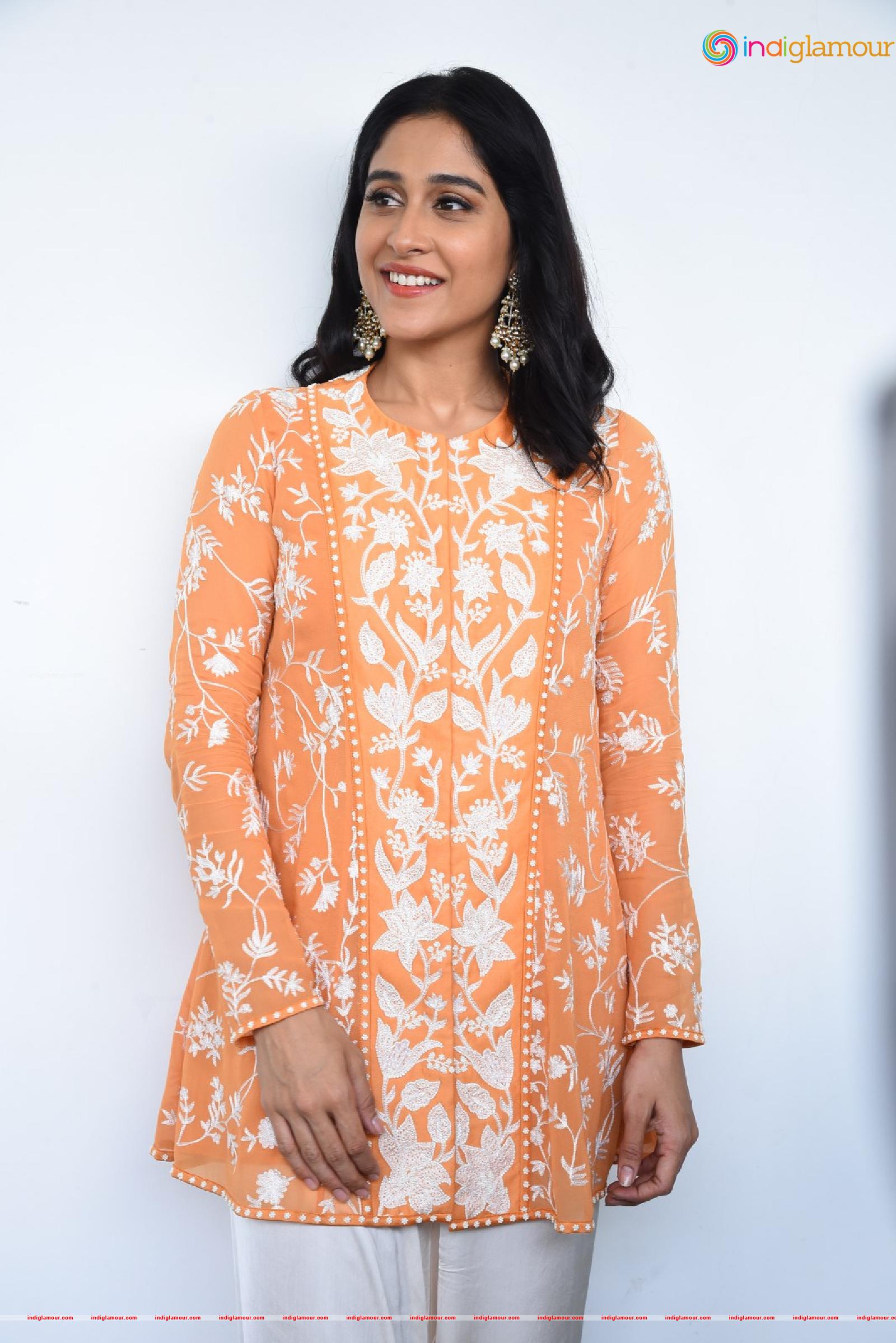 Regina Cassandra Actress hd photo