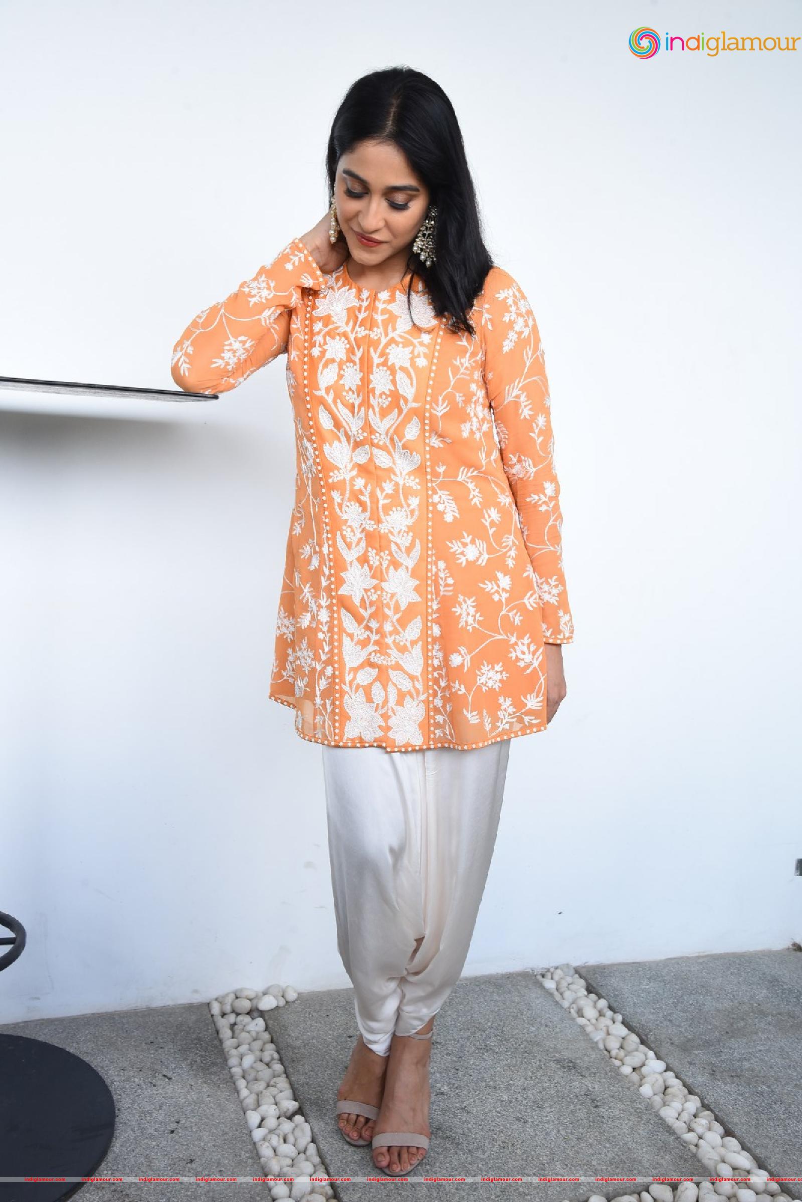 Regina Cassandra Actress hd photo