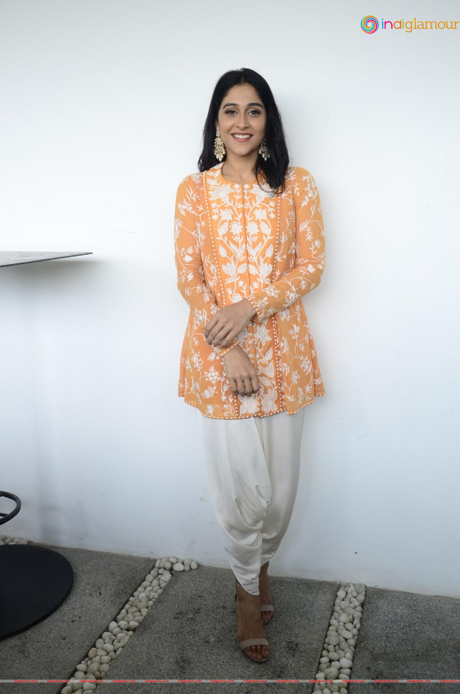 Regina Cassandra Actress hd photo