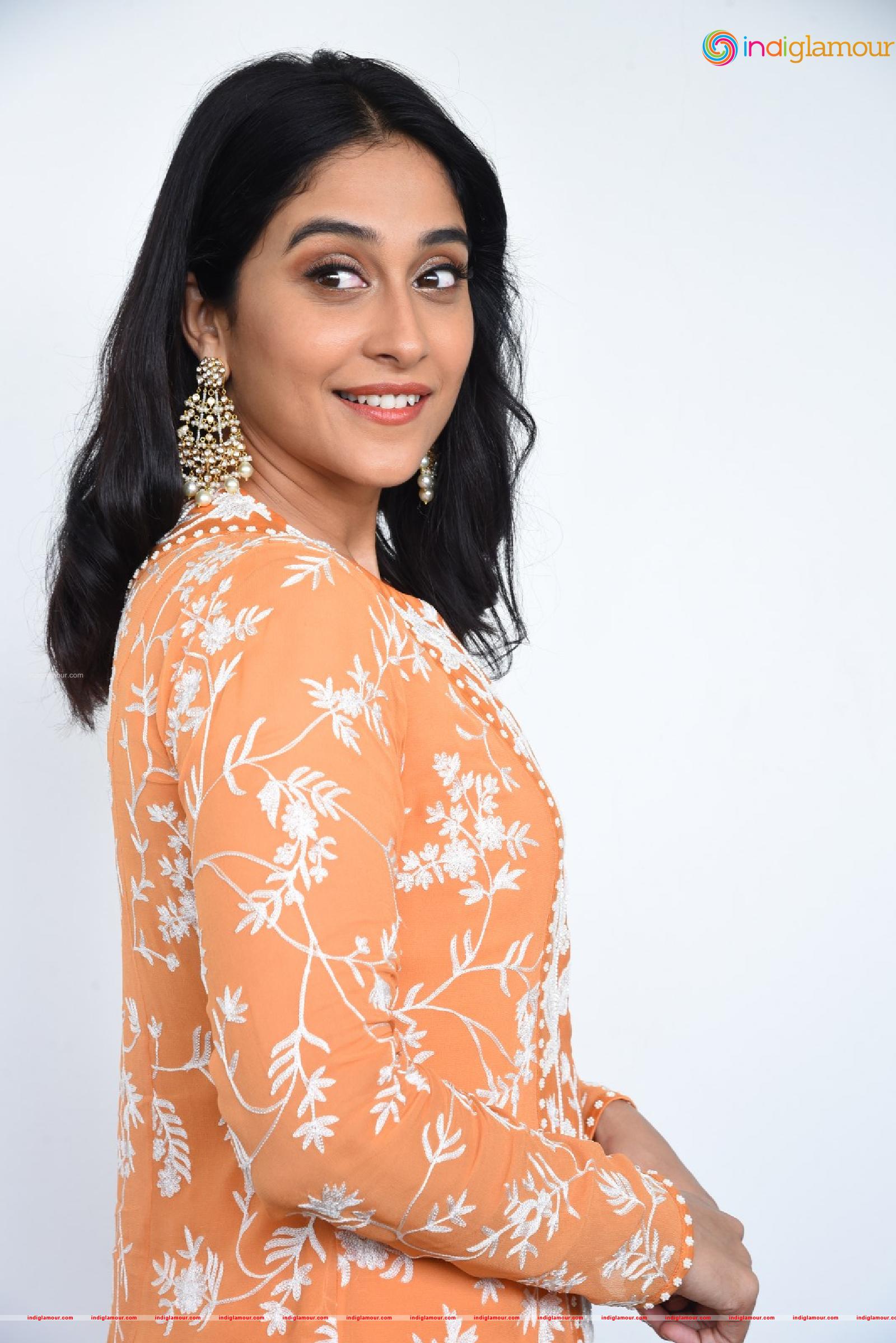 Regina Cassandra Actress hd photo