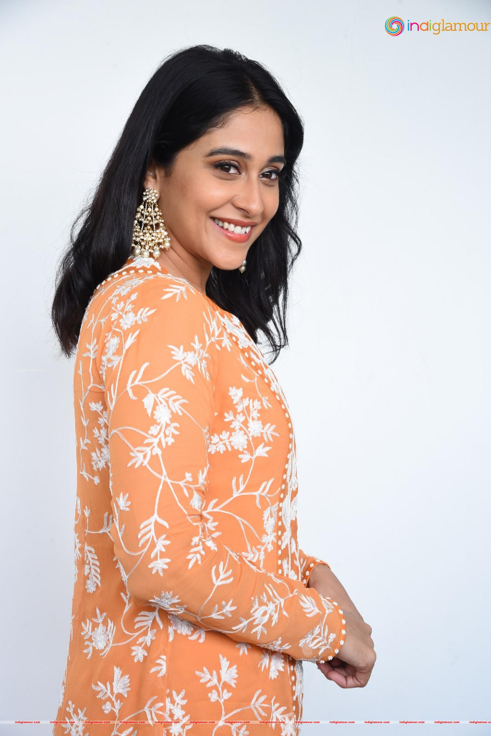 Regina Cassandra Actress hd photo