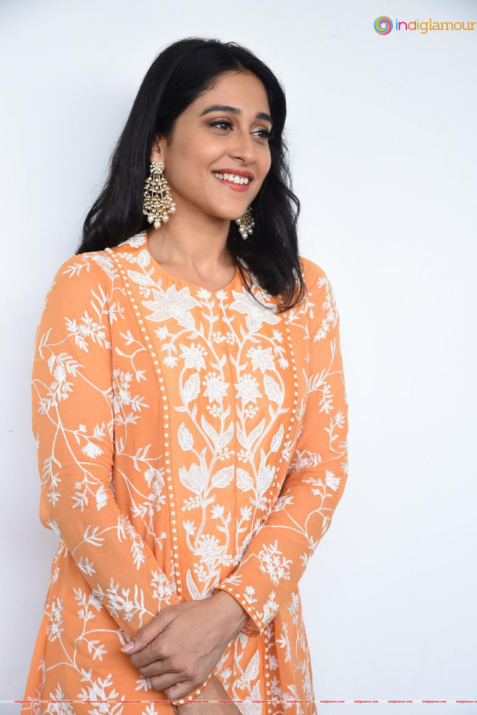 Regina Cassandra Actress hd photo