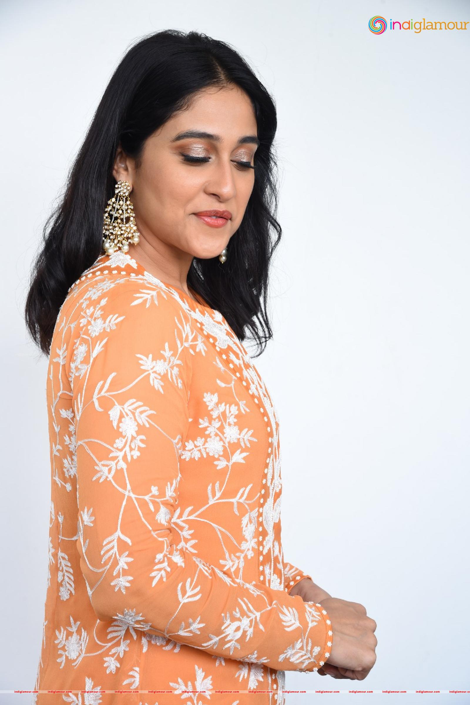 Regina Cassandra Actress hd photo