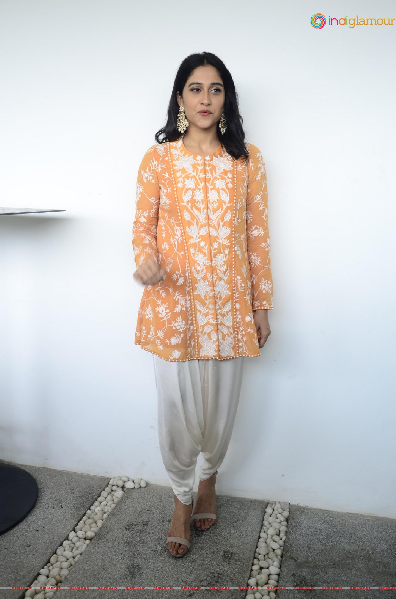 Regina Cassandra Actress hd photo