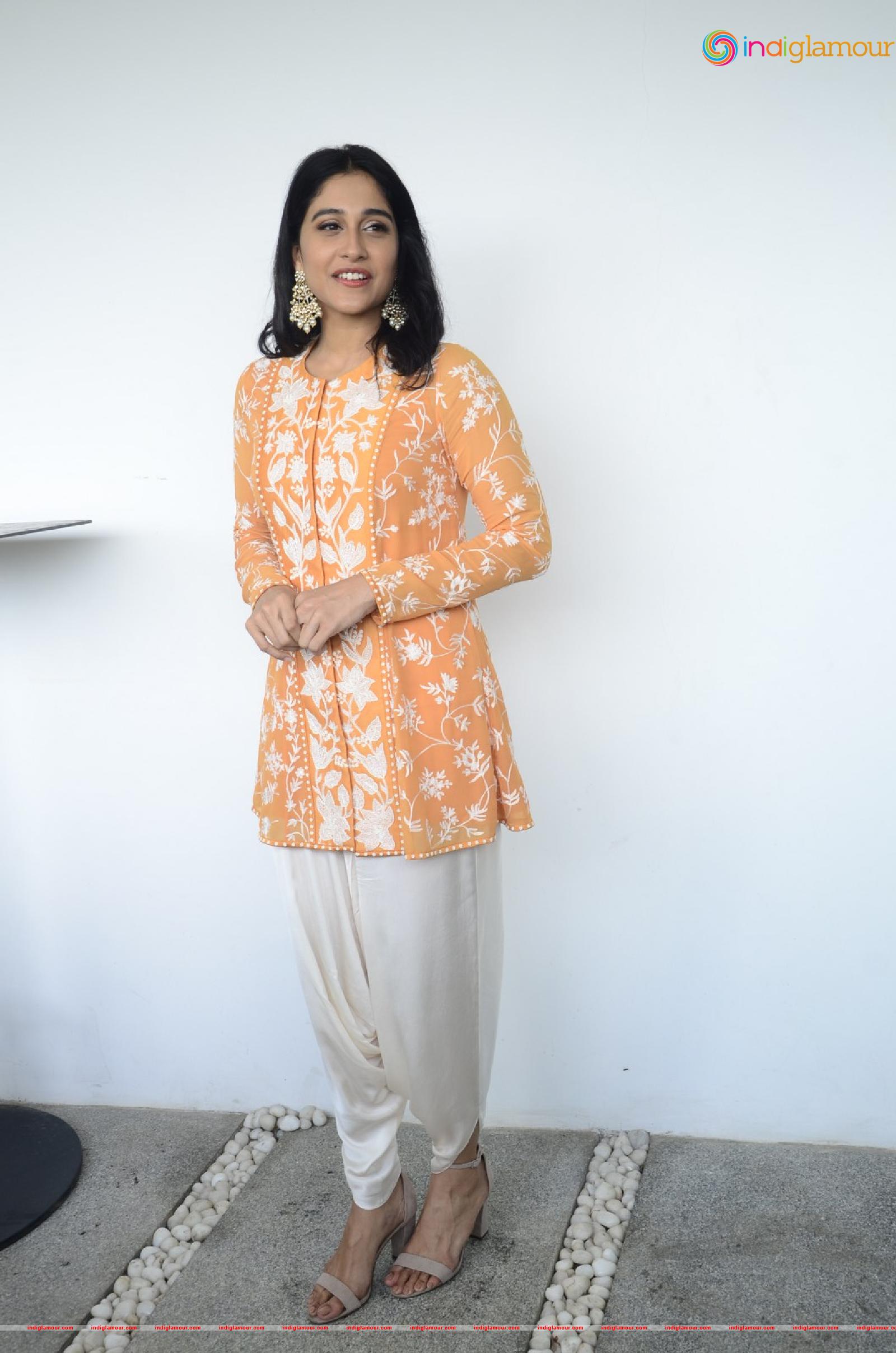 Regina Cassandra Actress hd photo