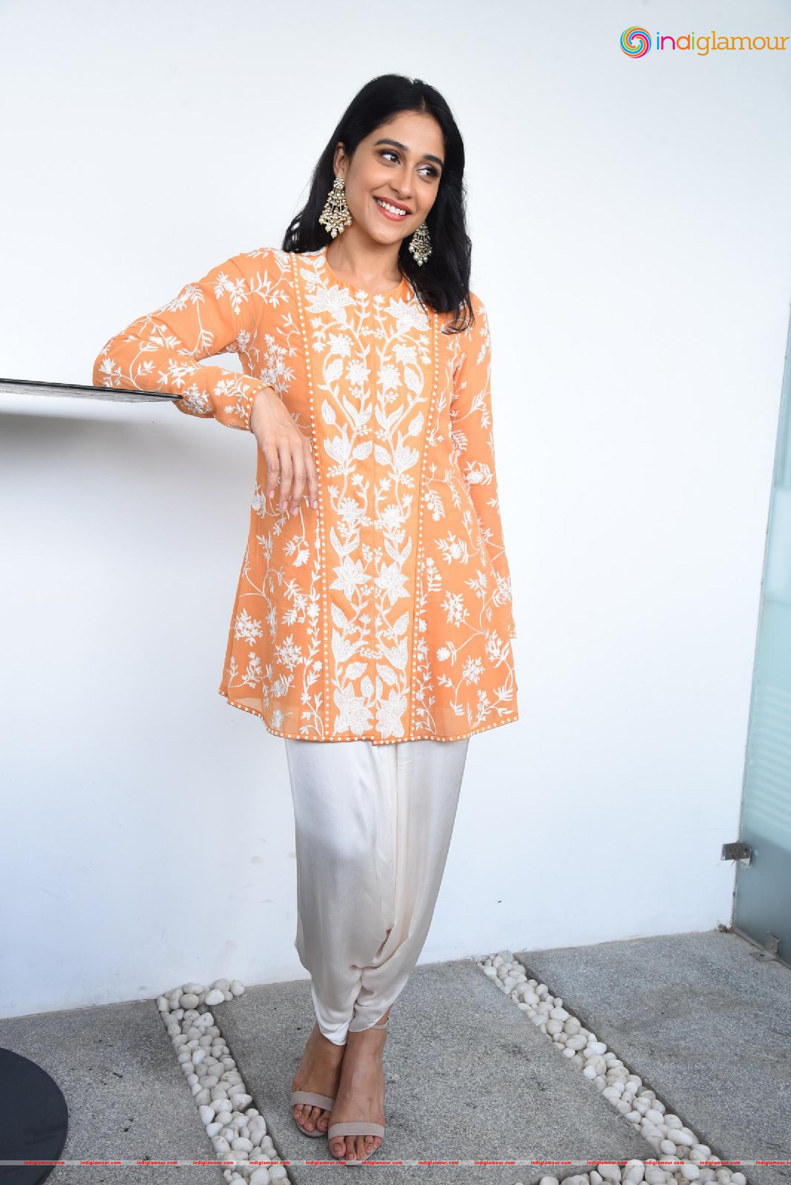 Regina Cassandra Actress hd photo