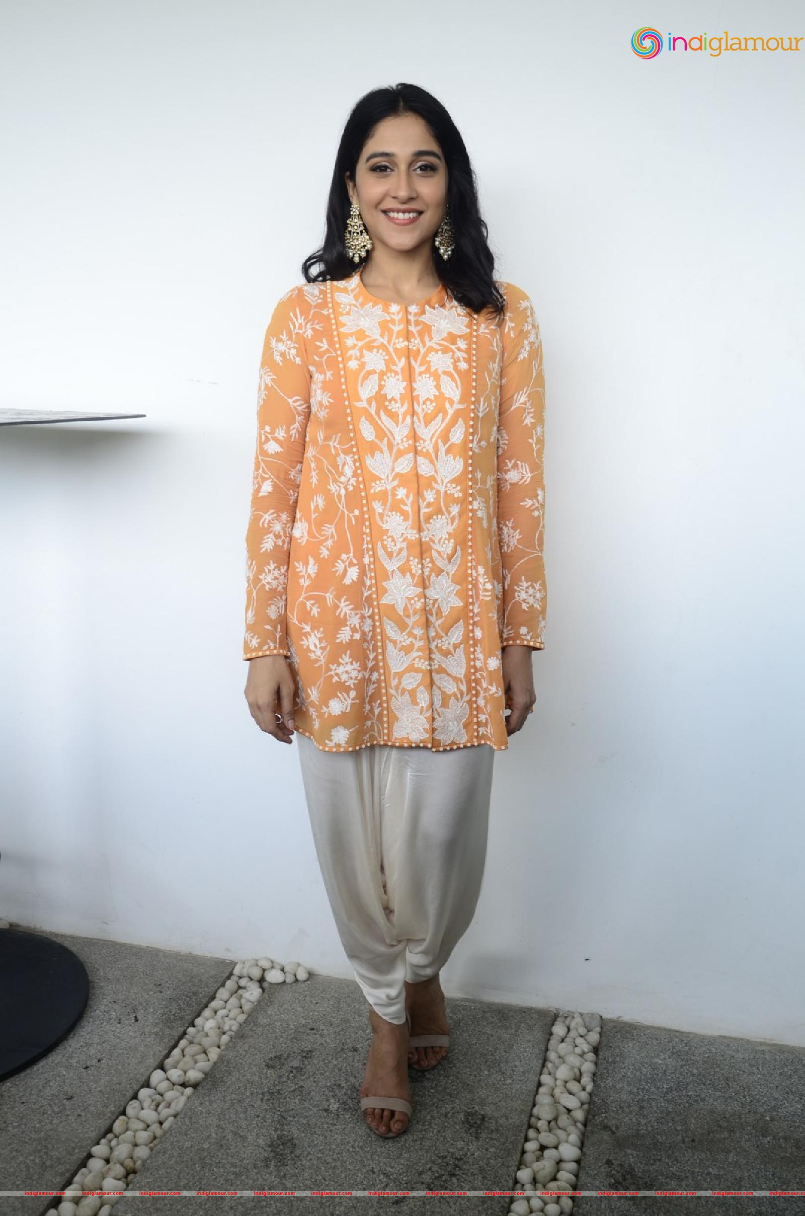 Regina Cassandra Actress hd photo