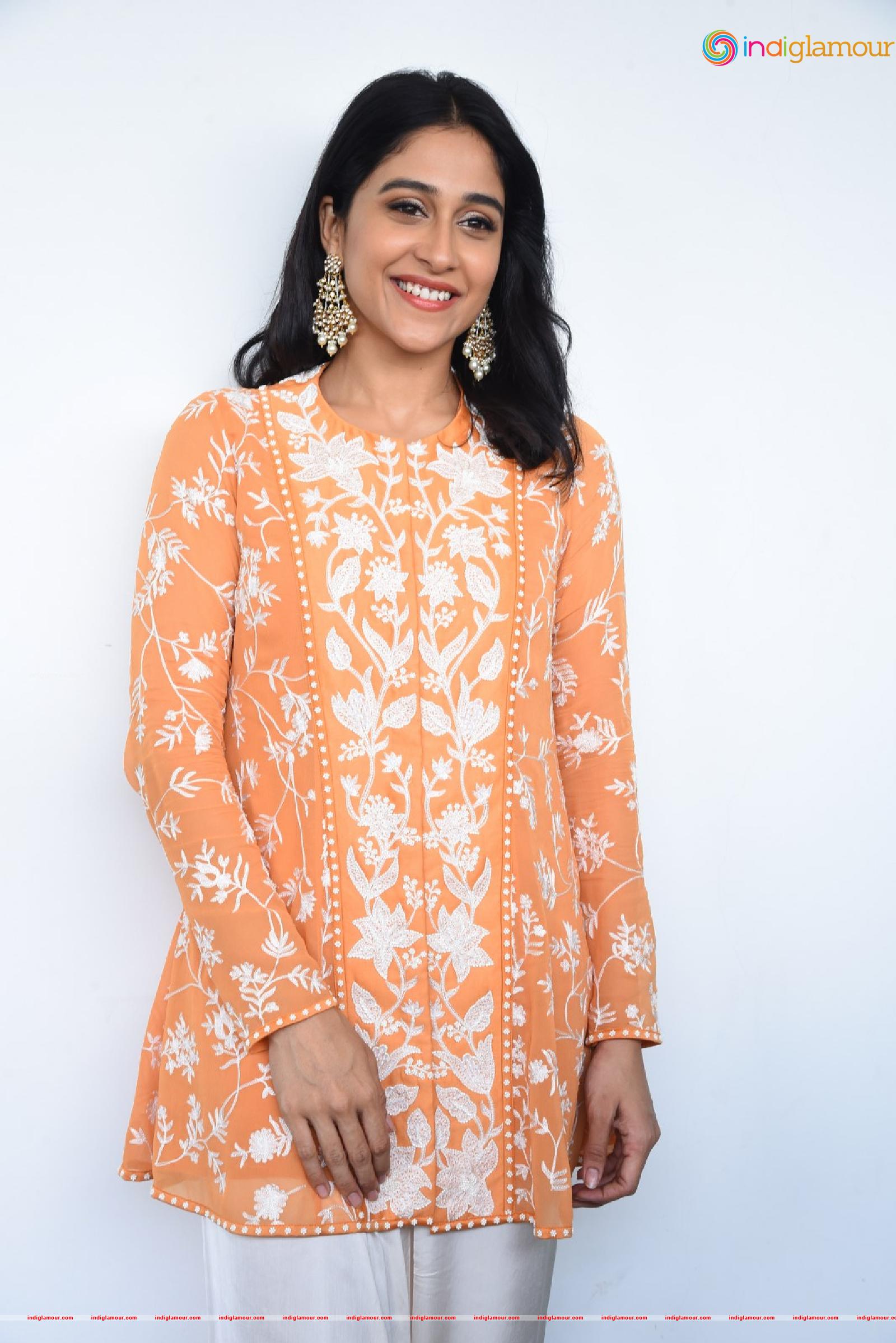 Regina Cassandra Actress hd photo