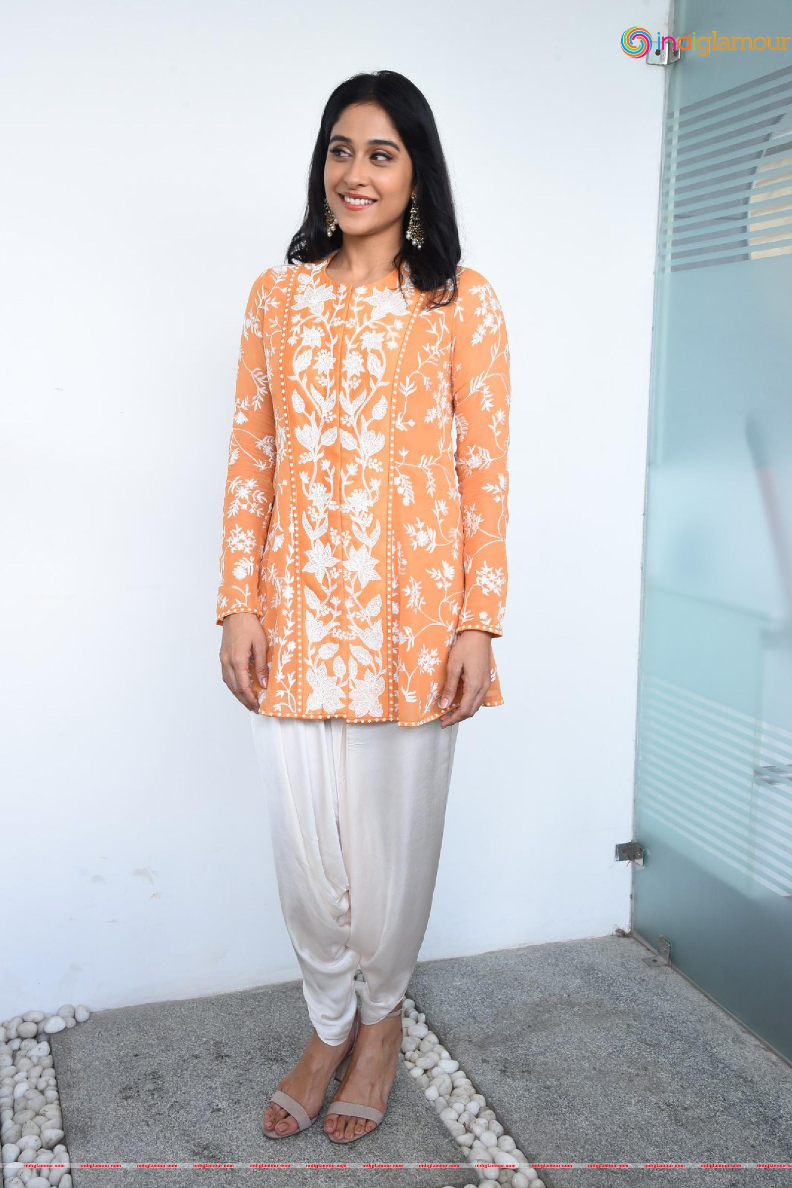 Regina Cassandra Actress hd photo