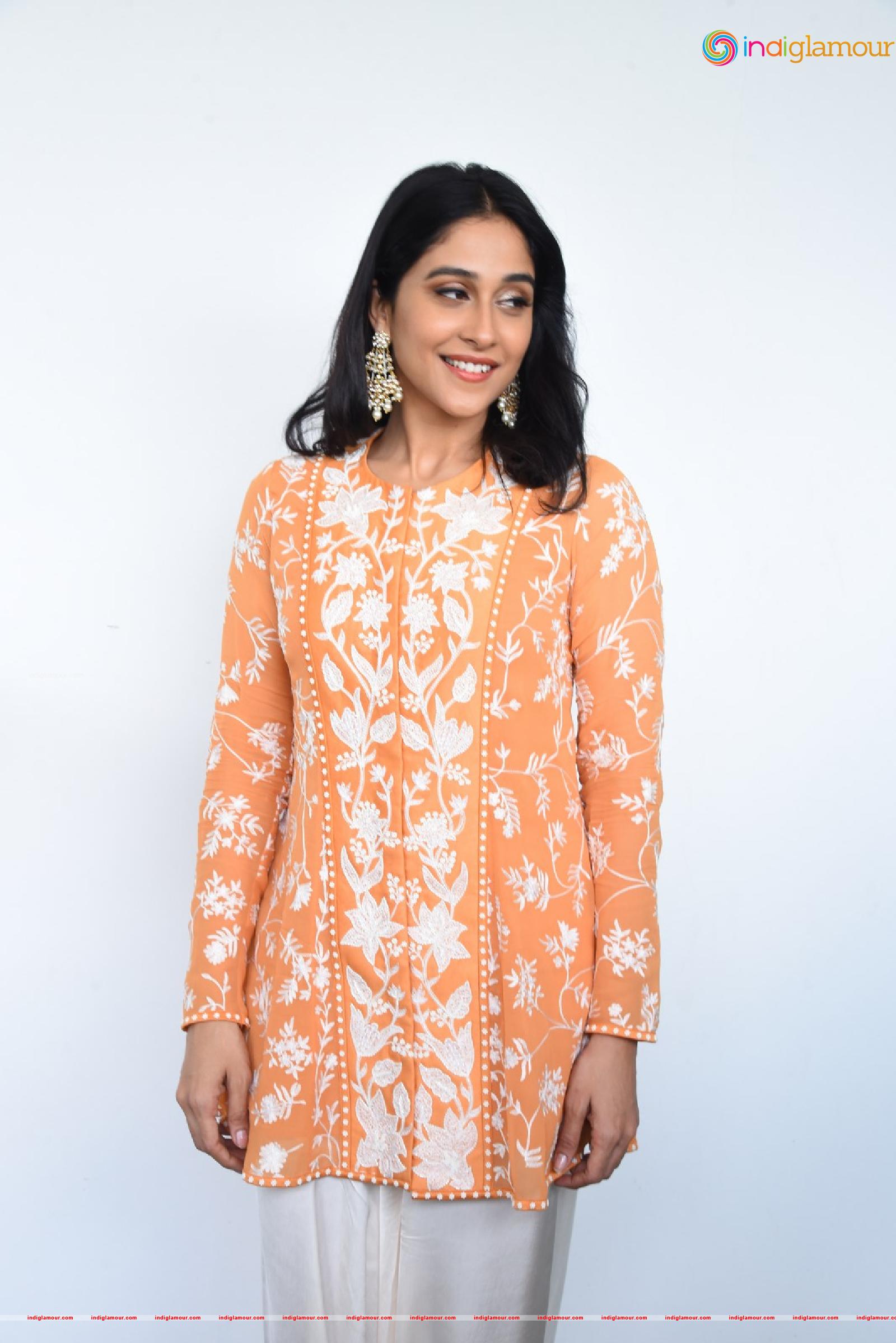 Regina Cassandra Actress hd photo