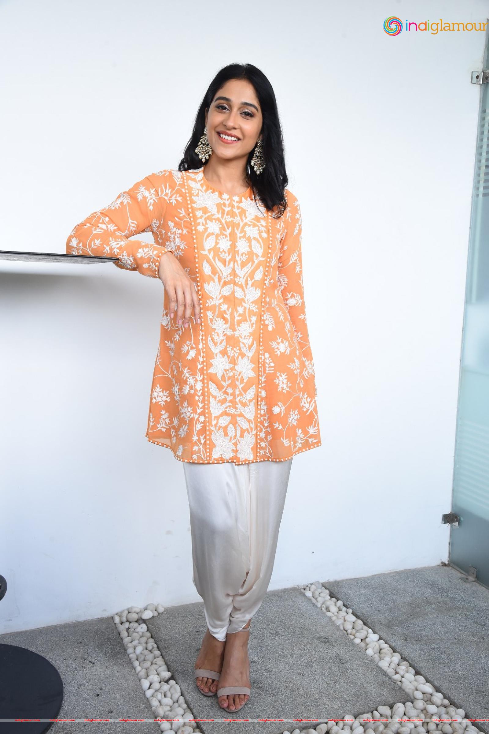Regina Cassandra Actress hd photo