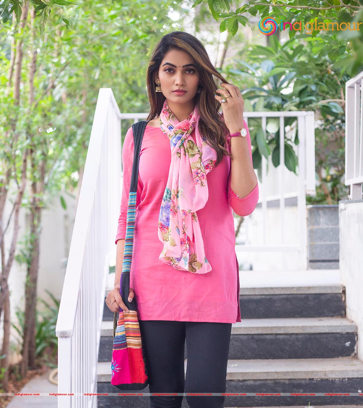 Spandana Palli Actress hd photo