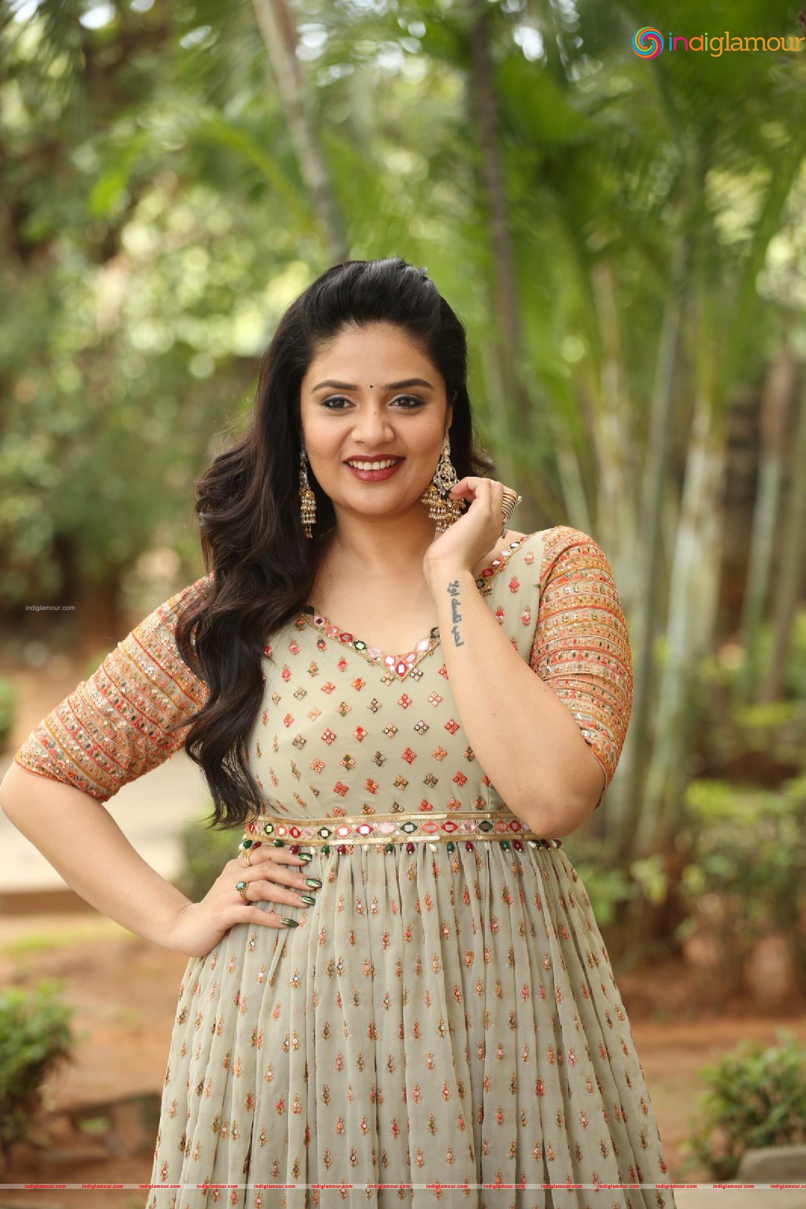 Srimukhi Actress hd photo