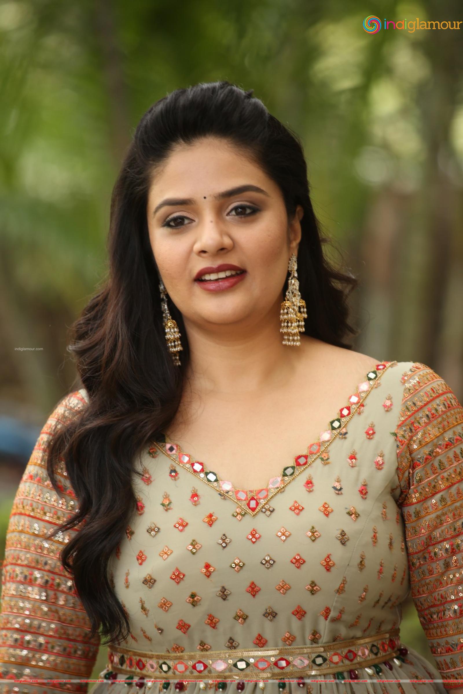 Srimukhi Actress hd photo