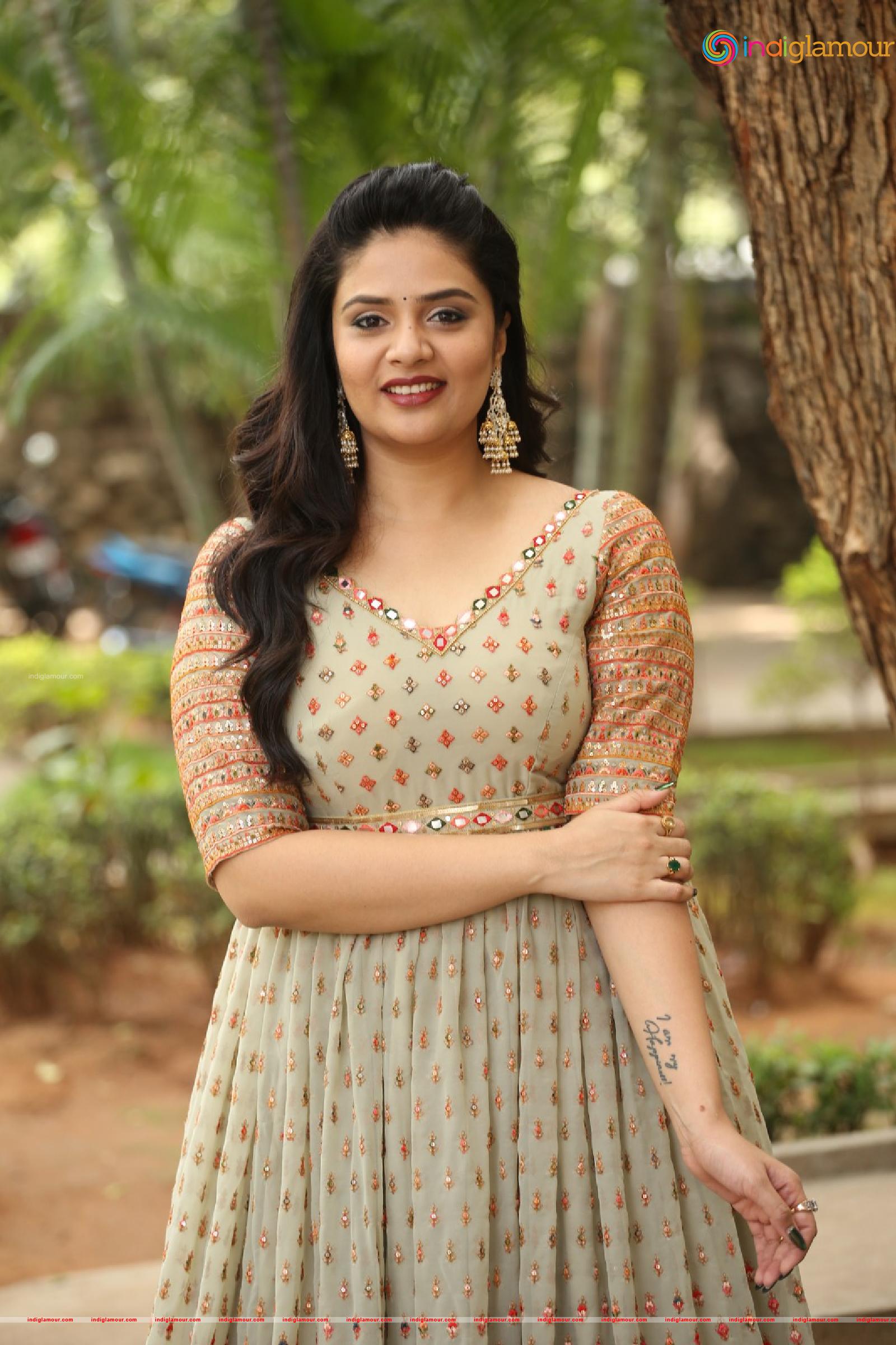Srimukhi Actress hd photo