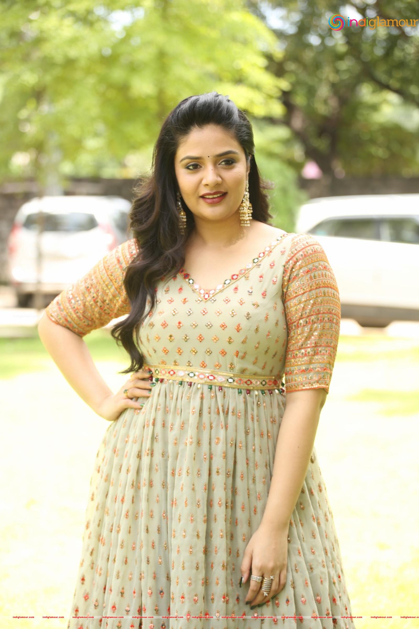 Srimukhi Actress hd photo