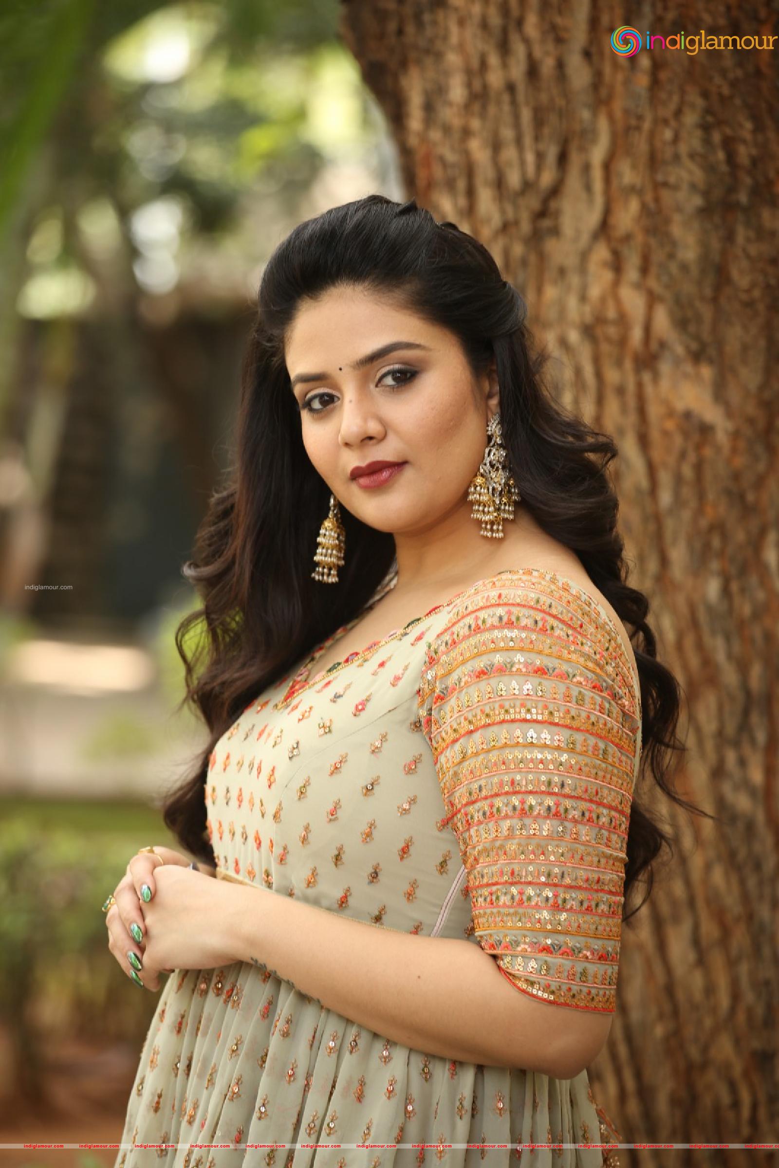 Srimukhi Actress hd photo
