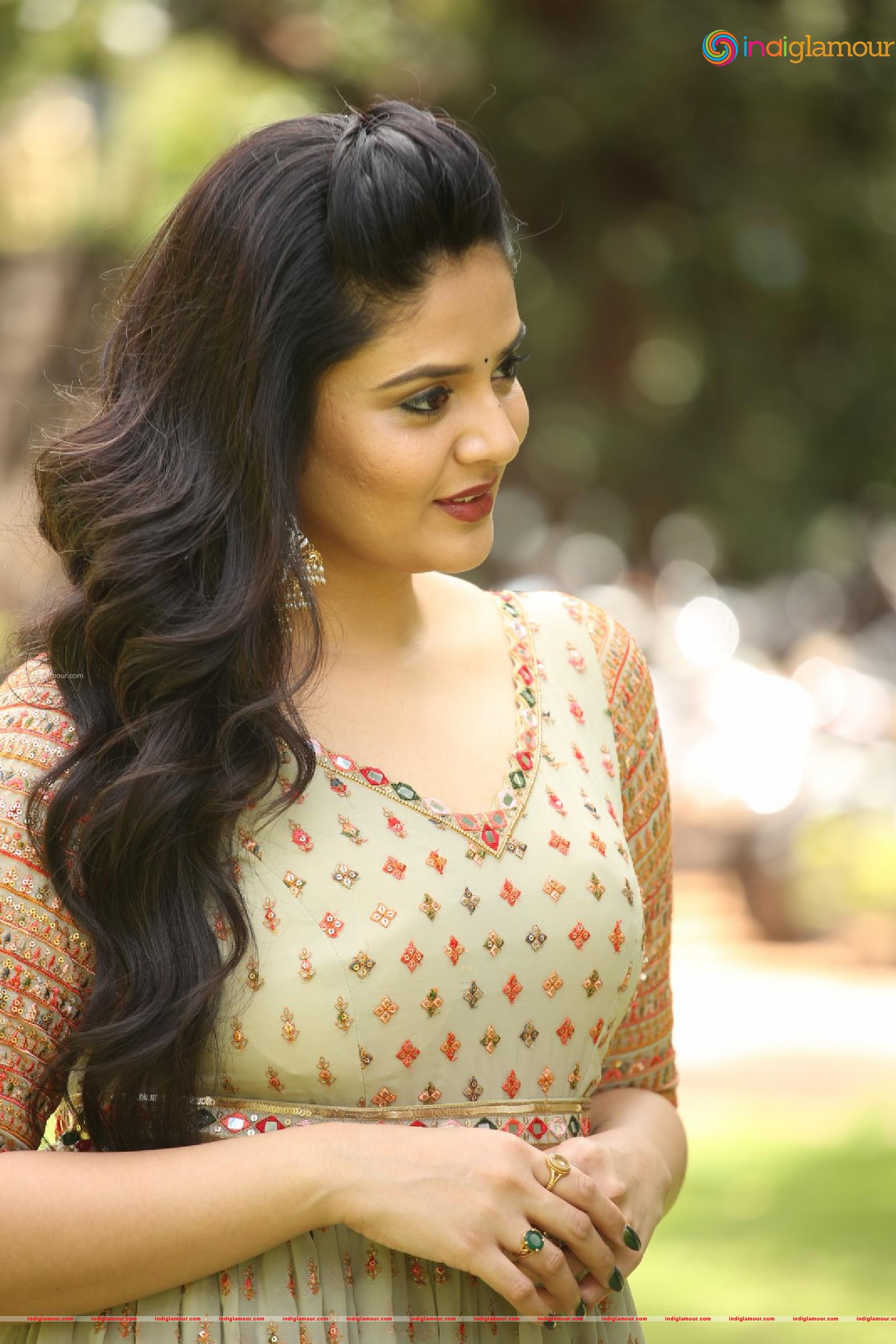 Srimukhi Actress hd photo