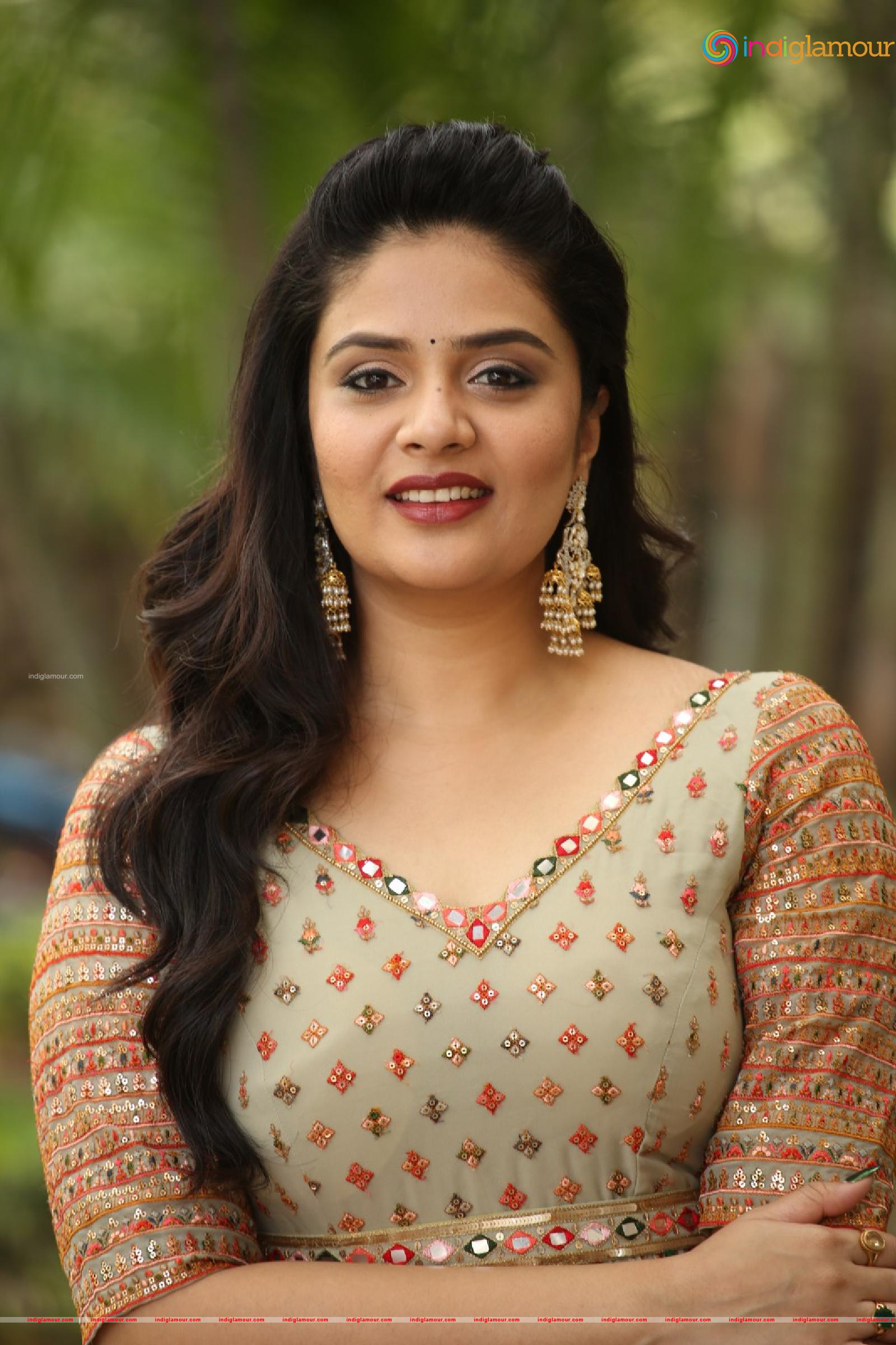 Srimukhi Actress hd photo