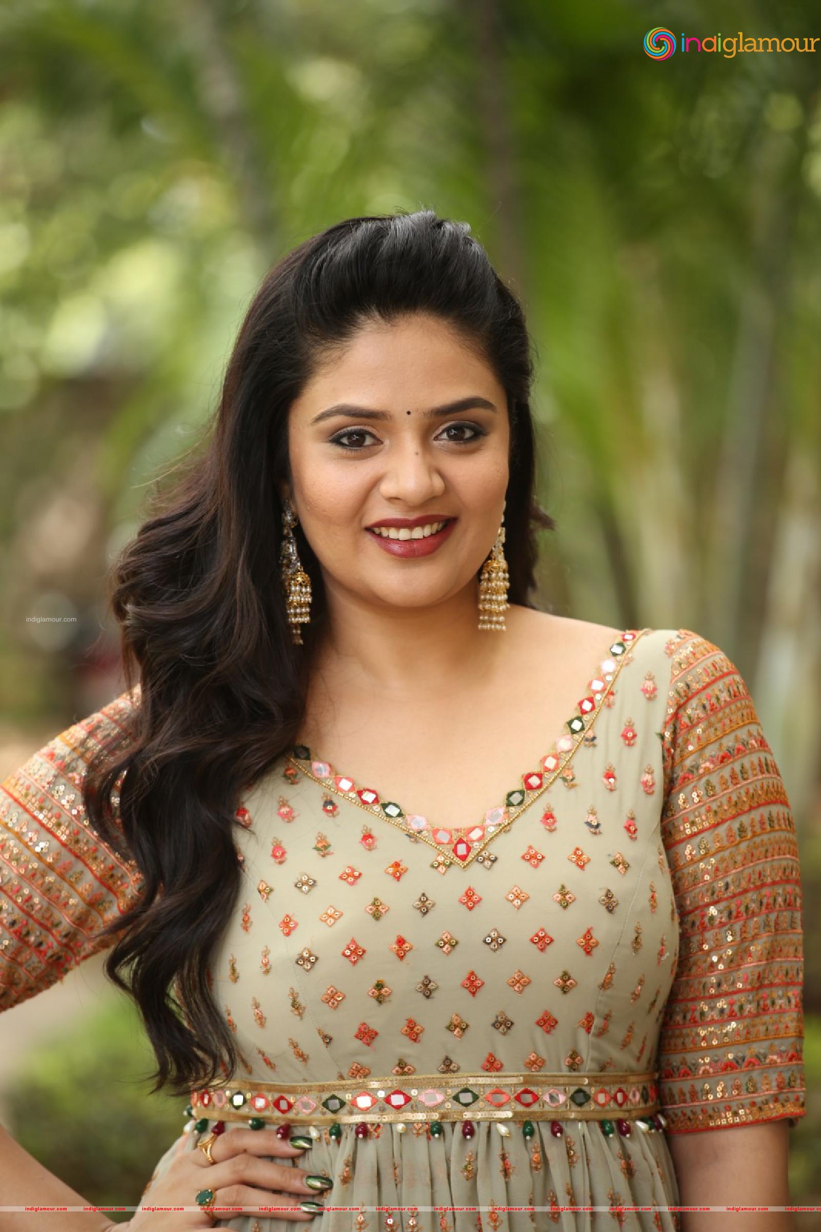 Srimukhi Actress hd photo