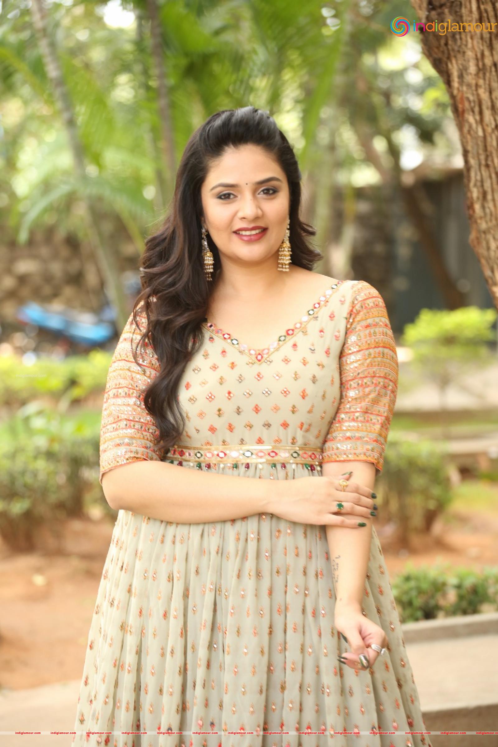 Srimukhi Actress hd photo