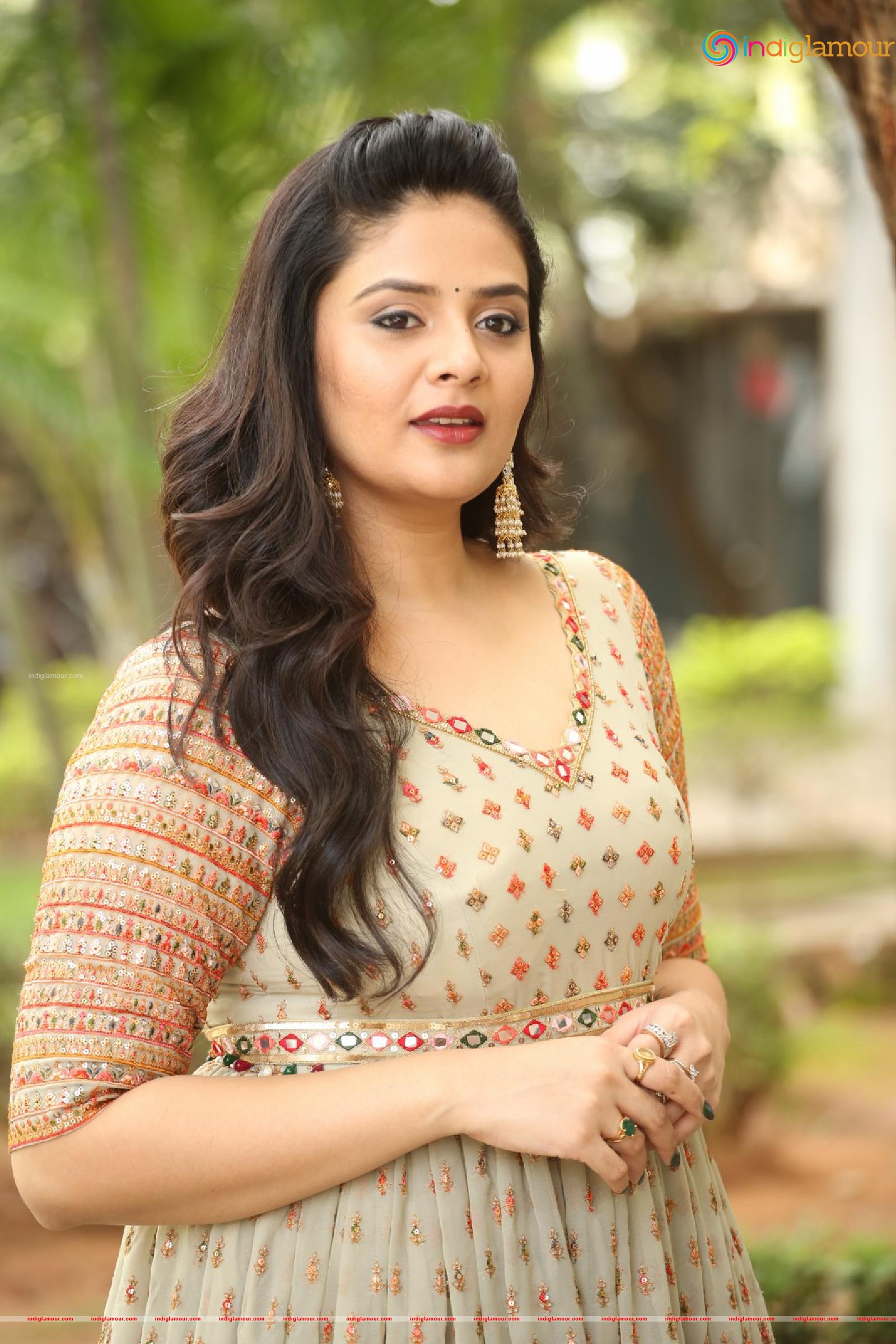 Srimukhi Actress hd photo