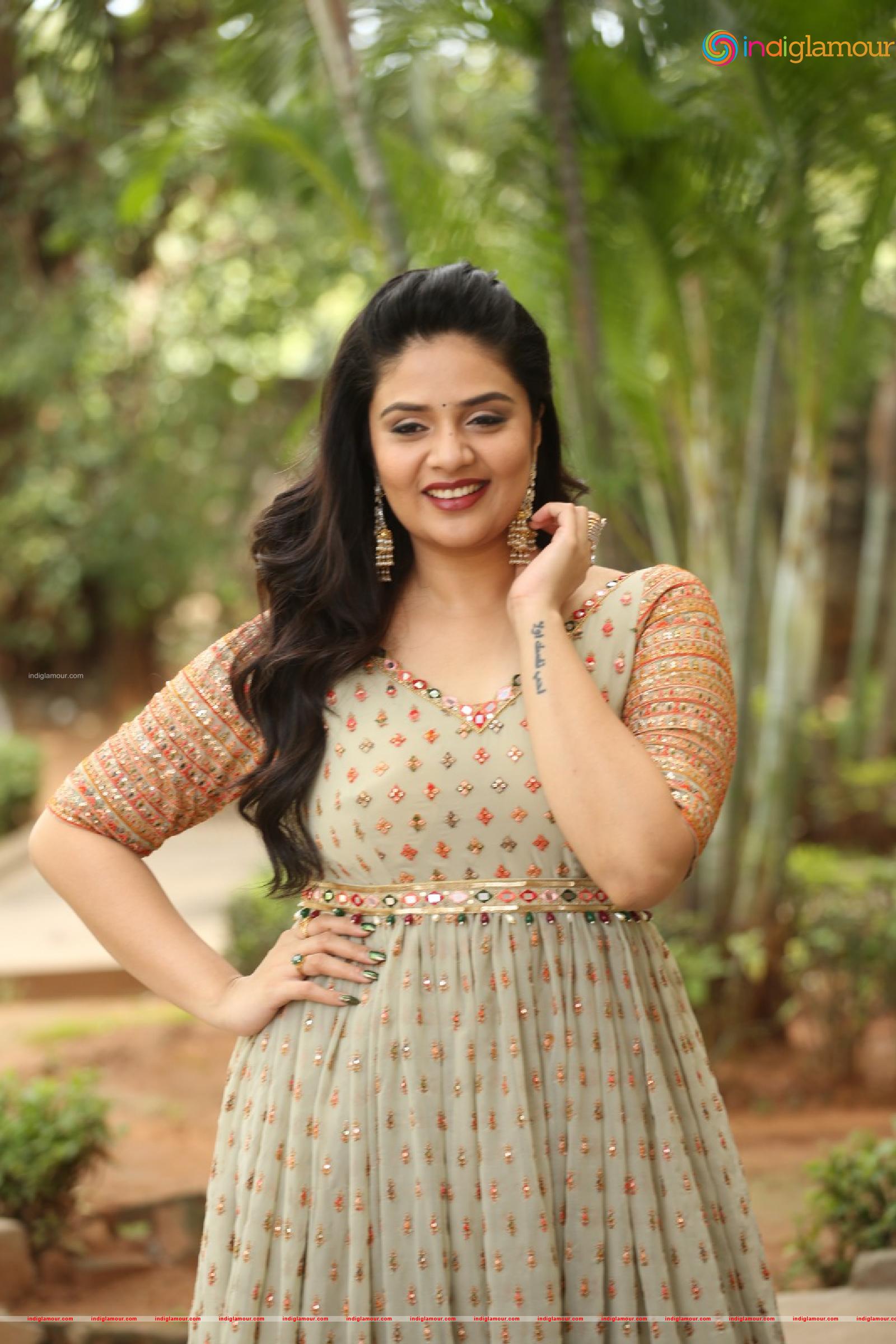 Srimukhi Actress hd photo