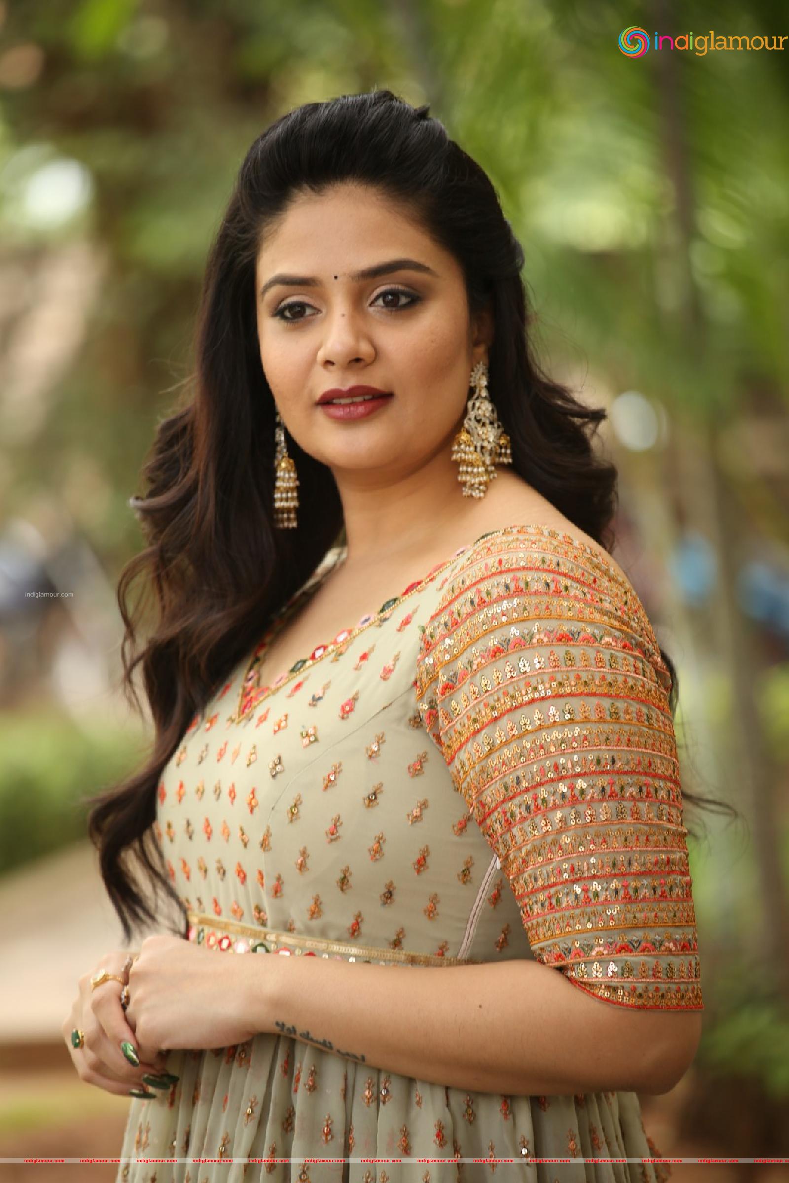 Srimukhi Actress hd photo