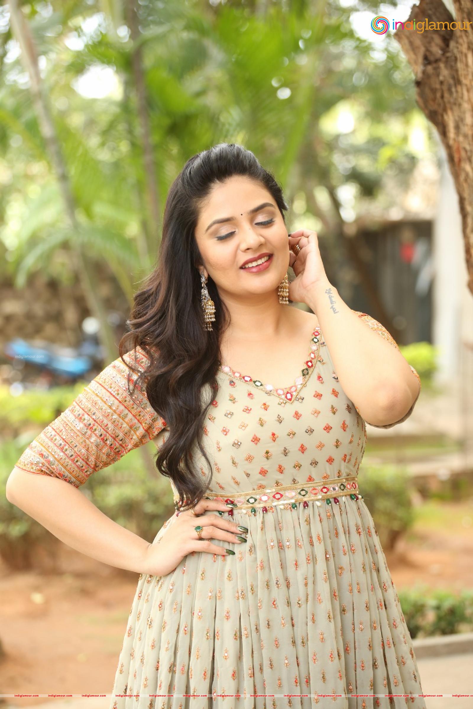 Srimukhi Actress hd photo