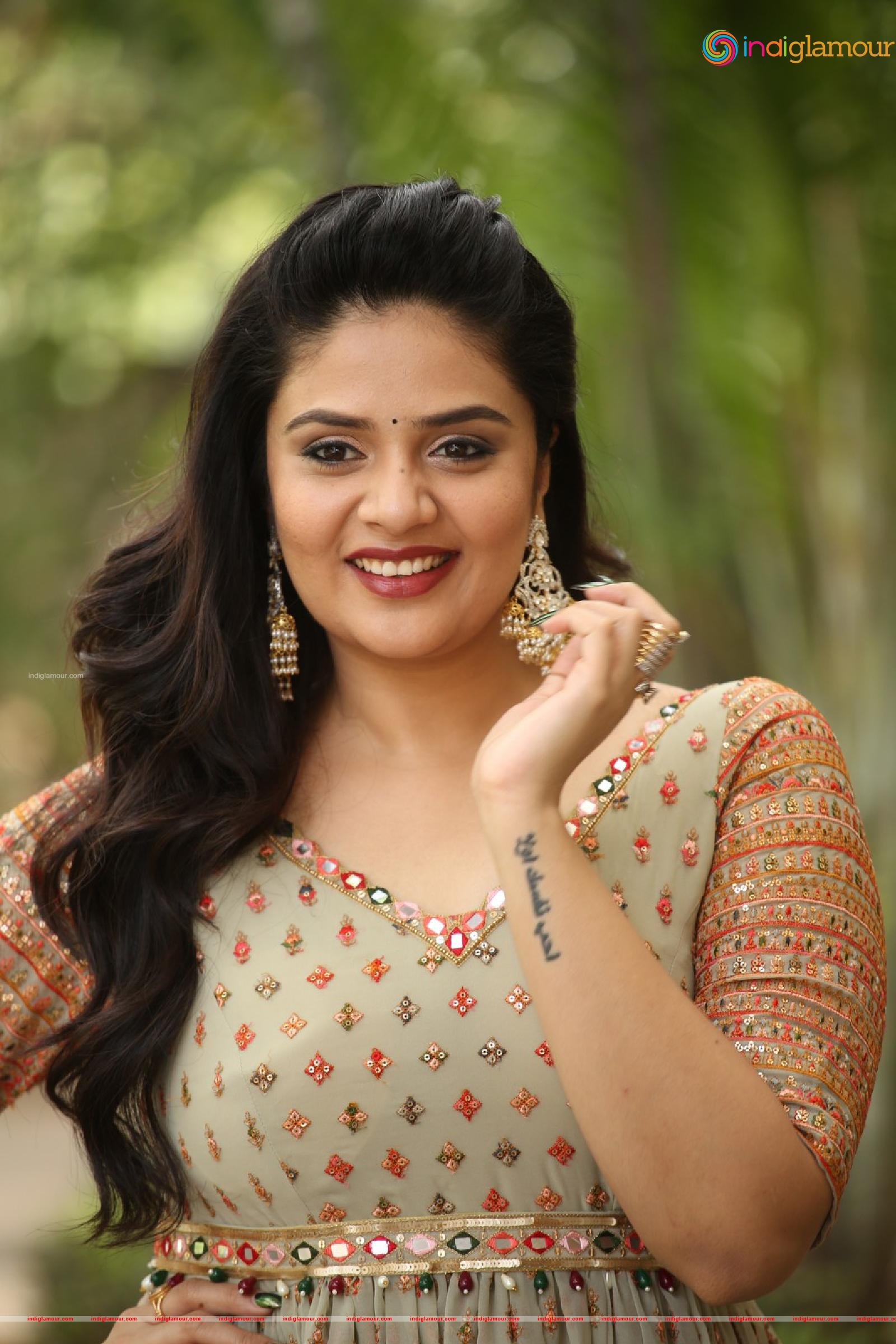 Srimukhi Actress hd photo