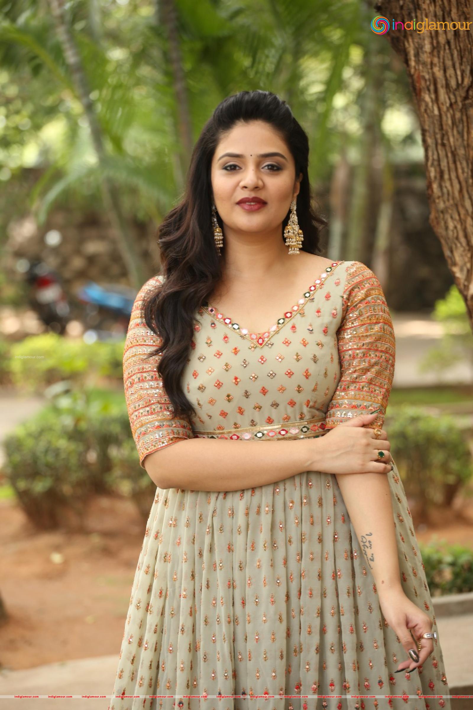 Srimukhi Actress hd photo
