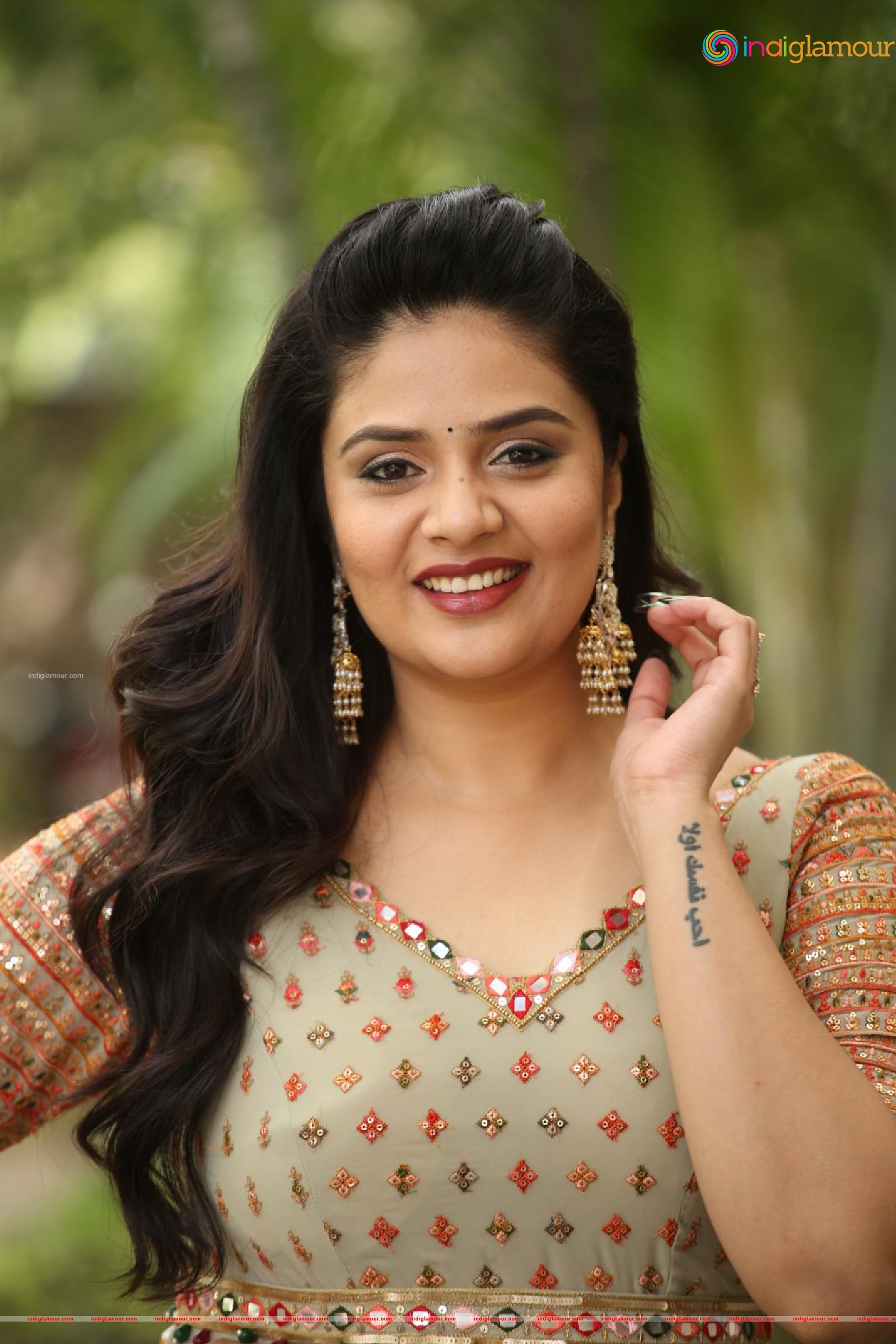 Srimukhi Actress hd photo