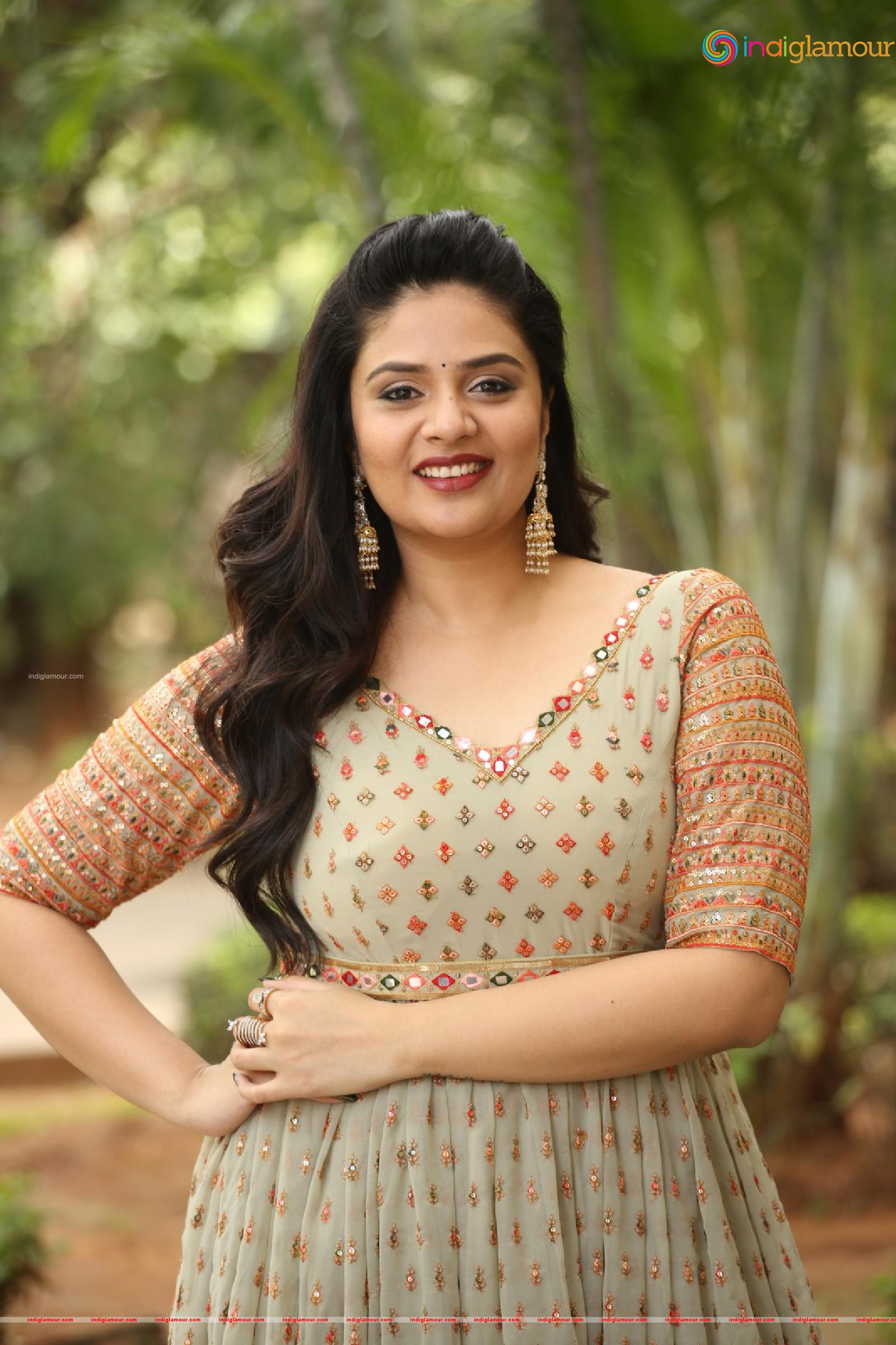 Srimukhi Actress hd photo
