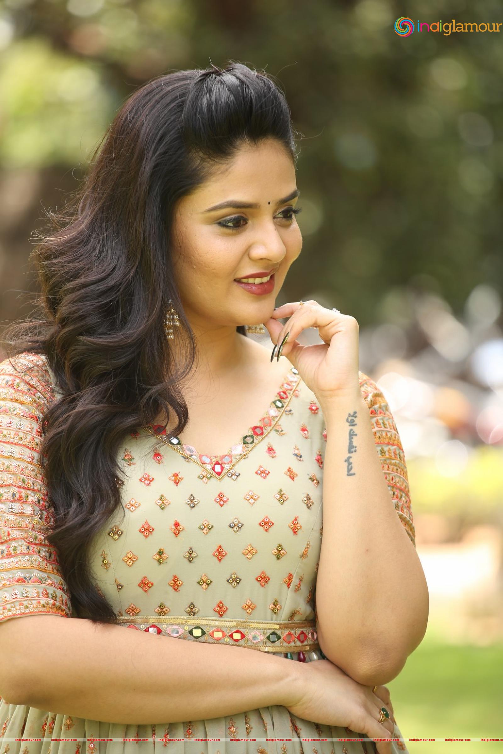Srimukhi Actress hd photo