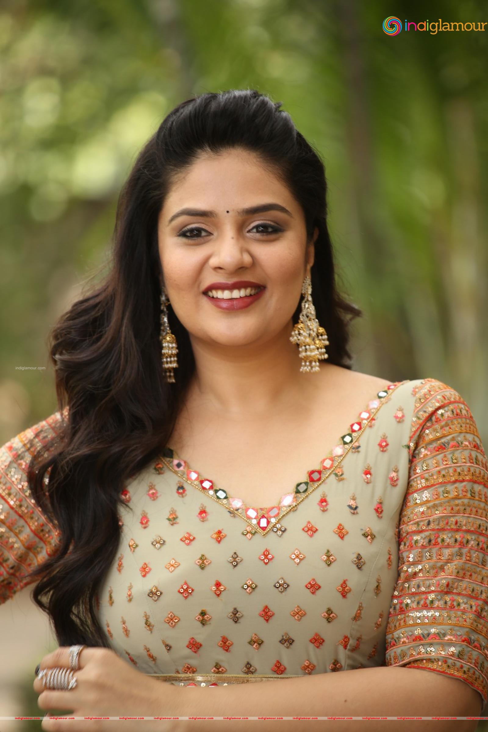 Srimukhi Actress hd photo