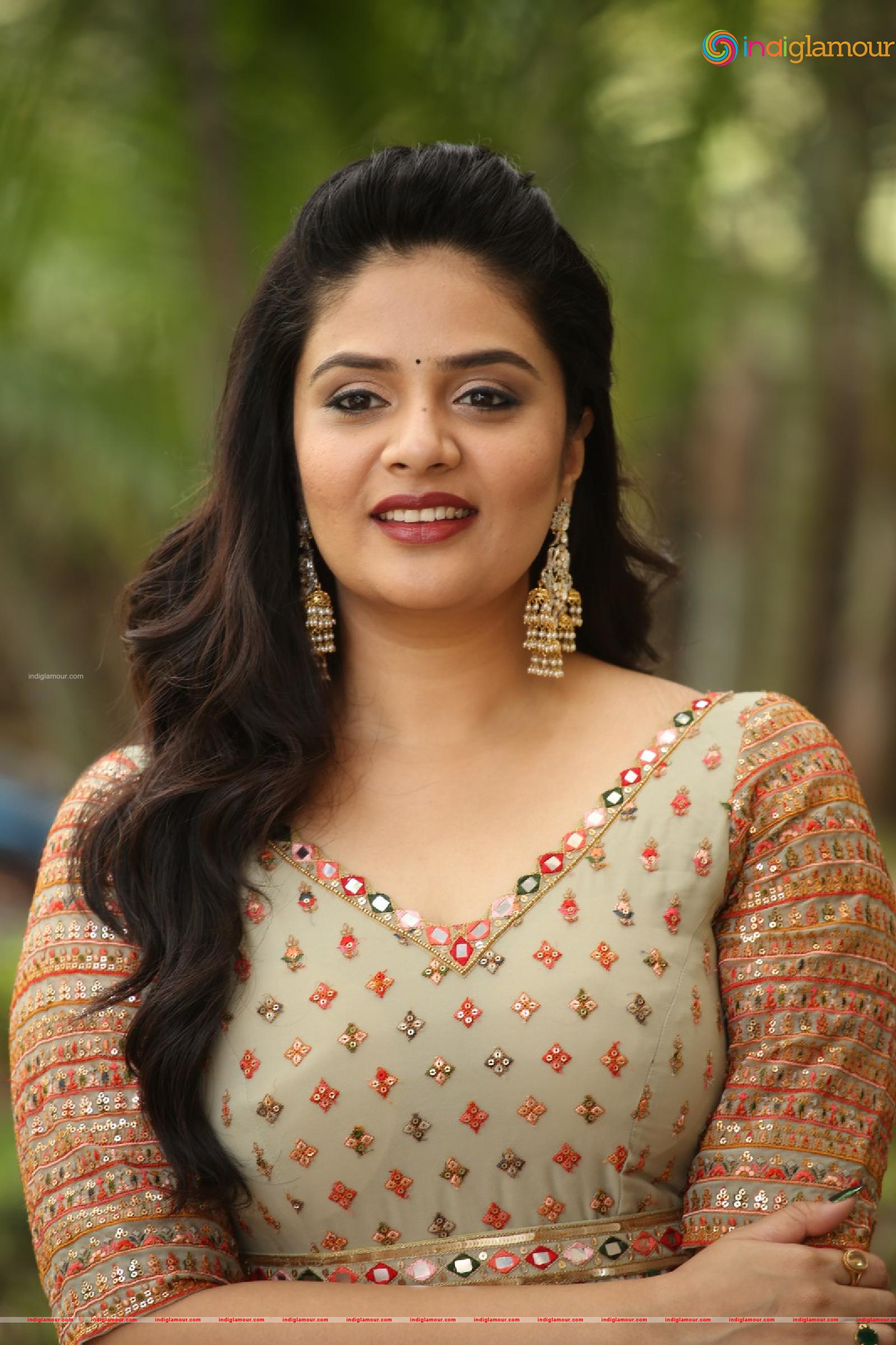 Srimukhi Actress hd photo