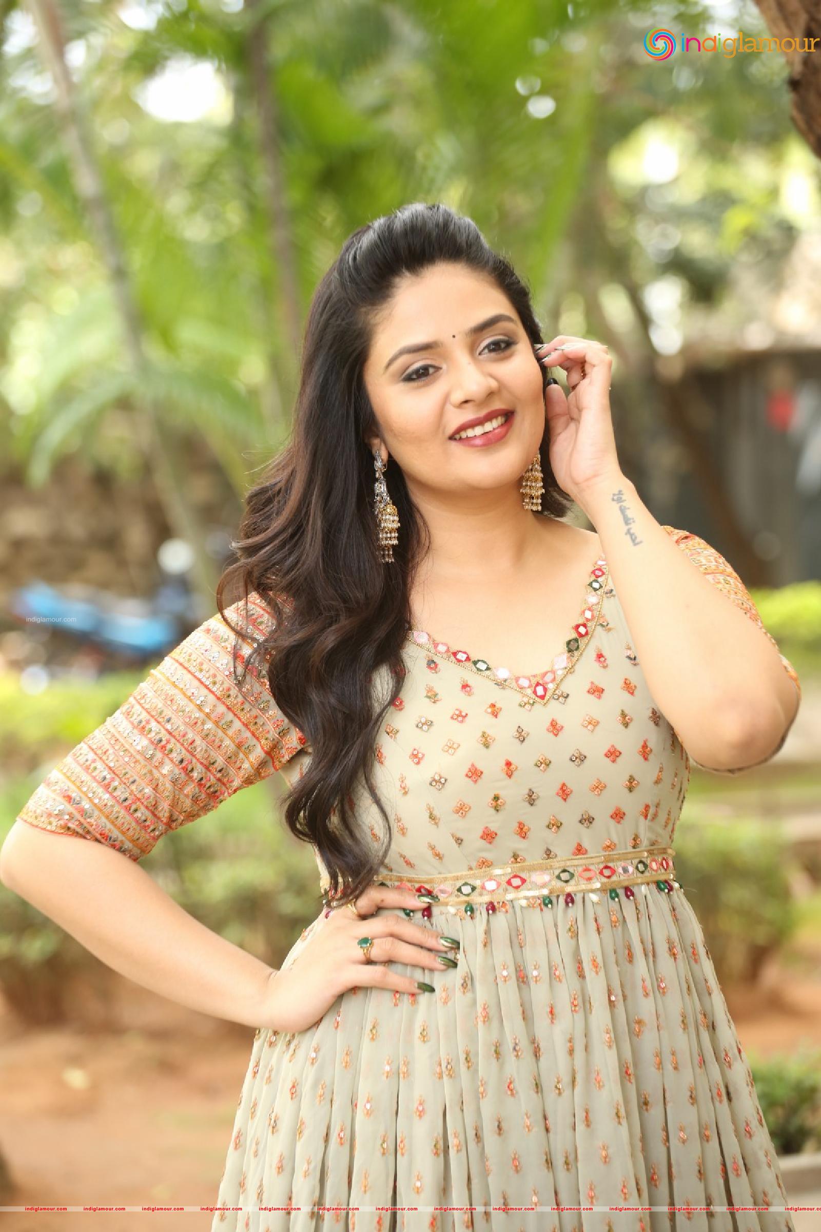 Srimukhi Actress hd photo