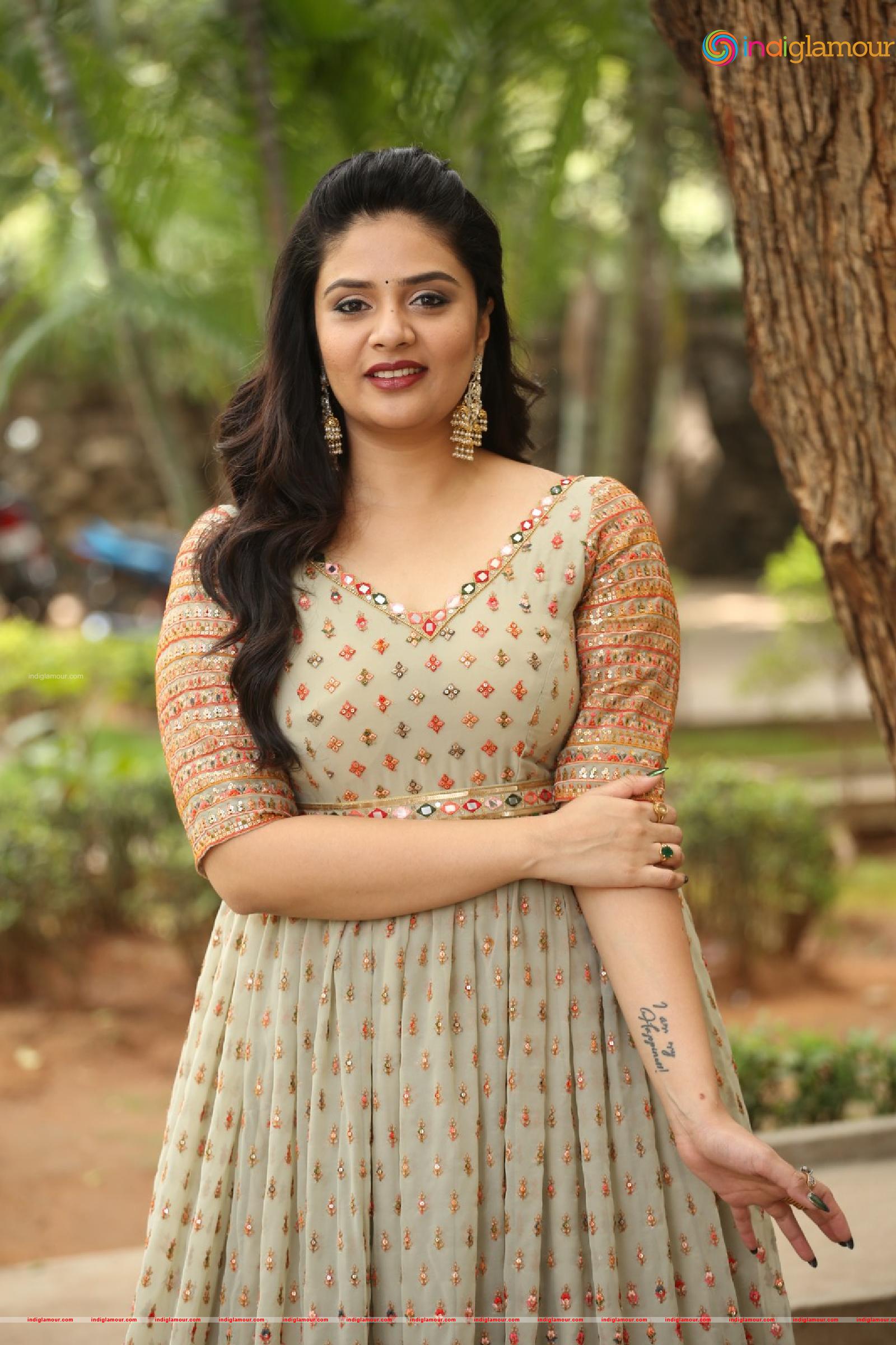 Srimukhi Actress hd photo