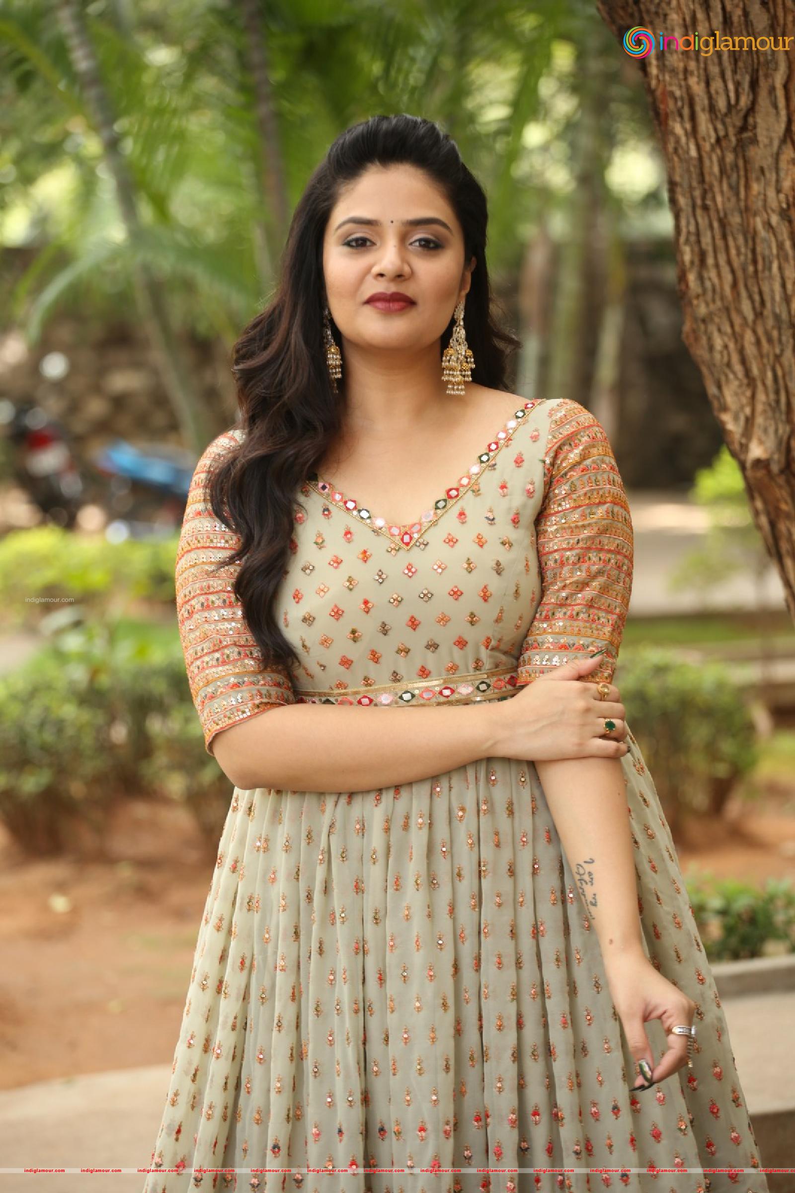 Srimukhi Actress hd photo