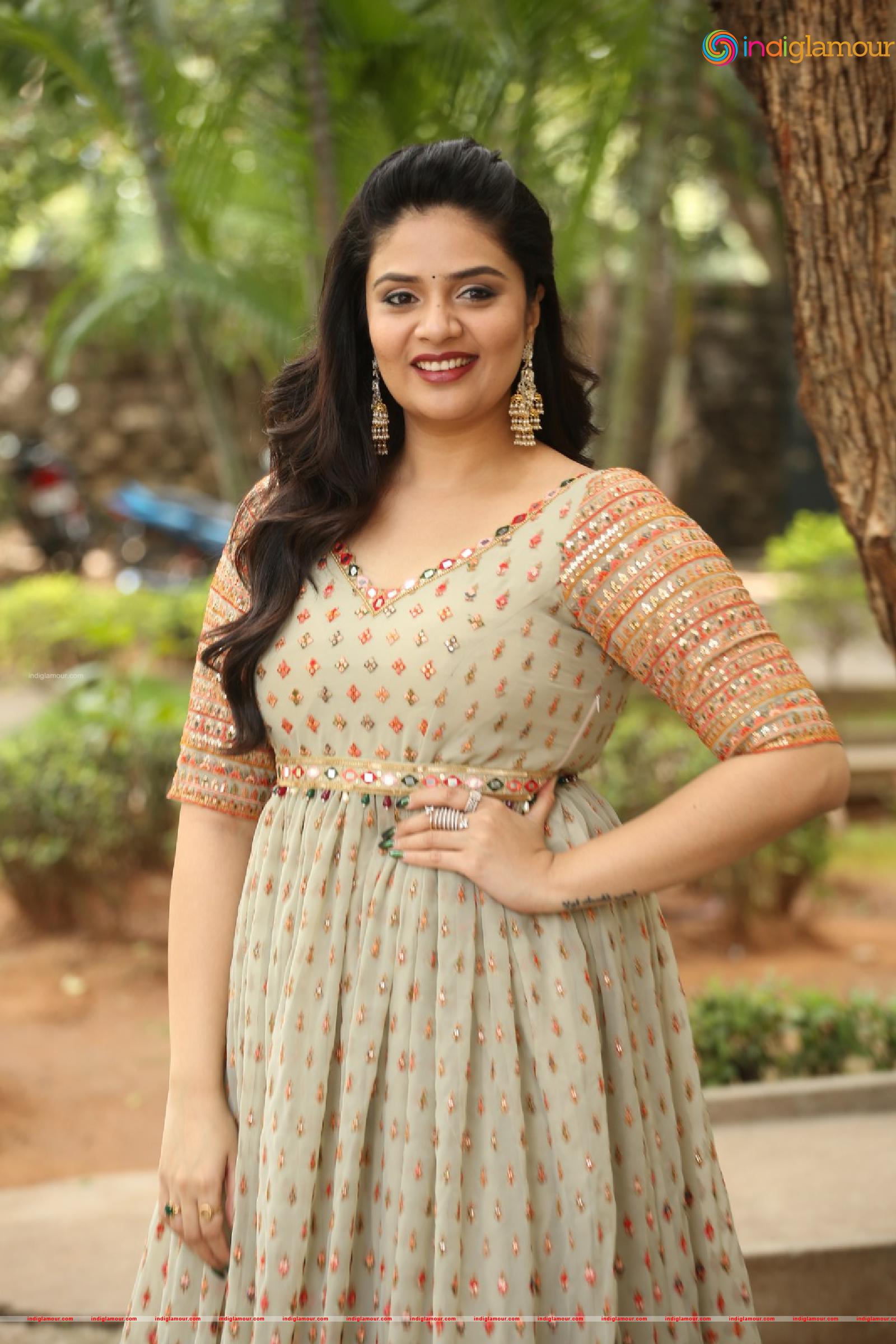 Srimukhi Actress hd photo